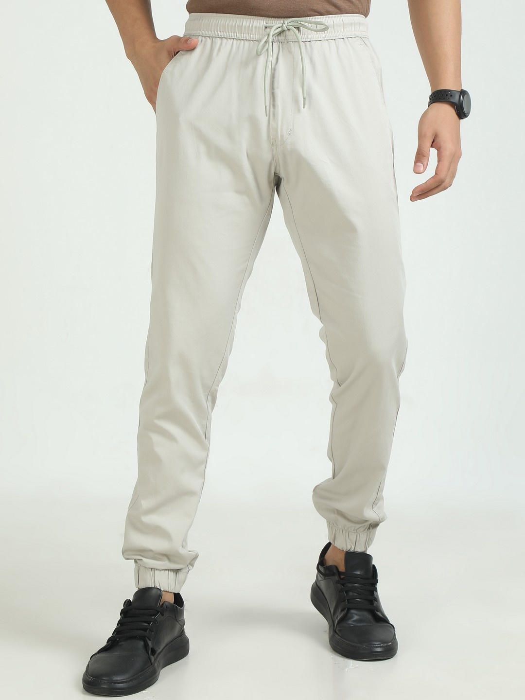 

NEVER NEUD Men Relaxed Air Joggers Trousers, Cream