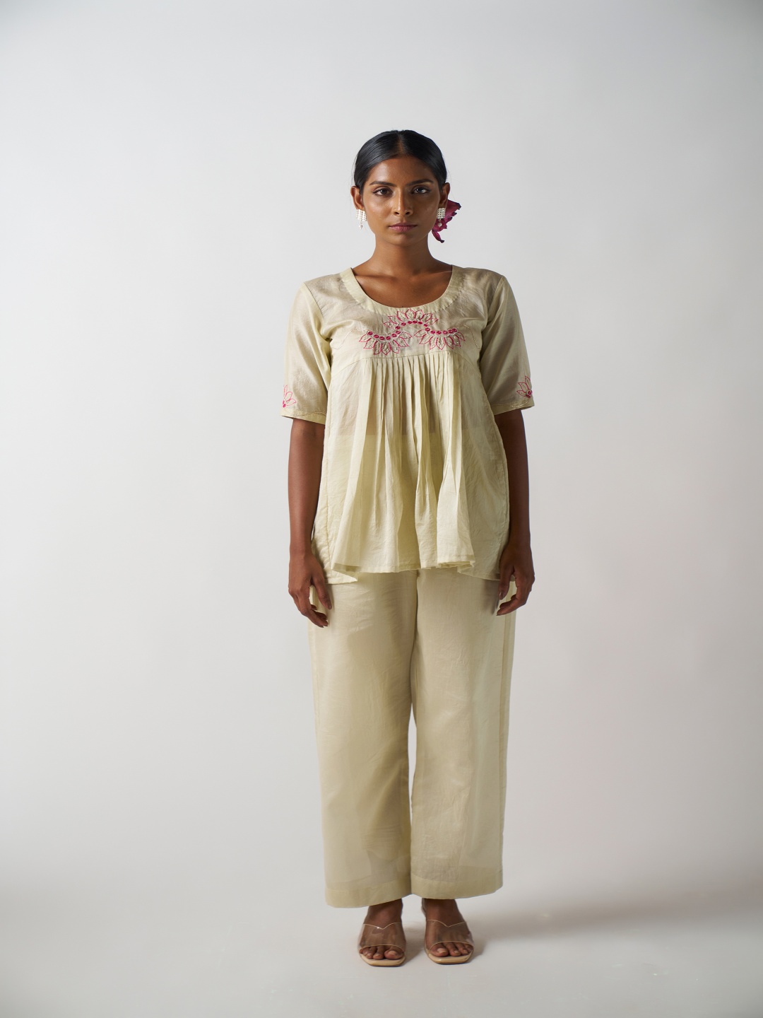 

SUKRUTI DESIGN Floral Yoke Design Pleated Mirror Work Pure Silk Top With Palazzos, Off white