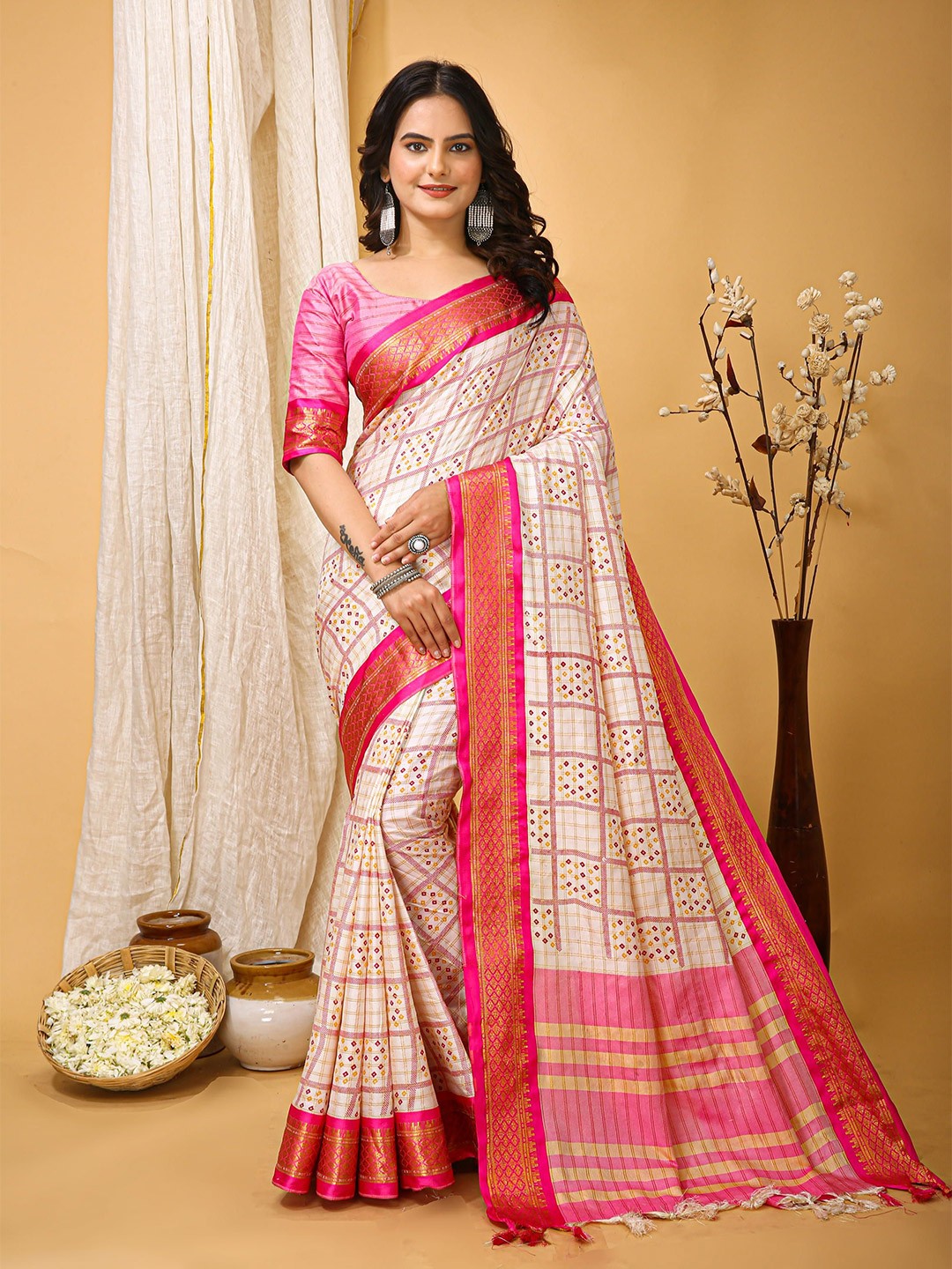 

KAYOMMI Bandhani Zari Pure Cotton Bandhani Saree, White