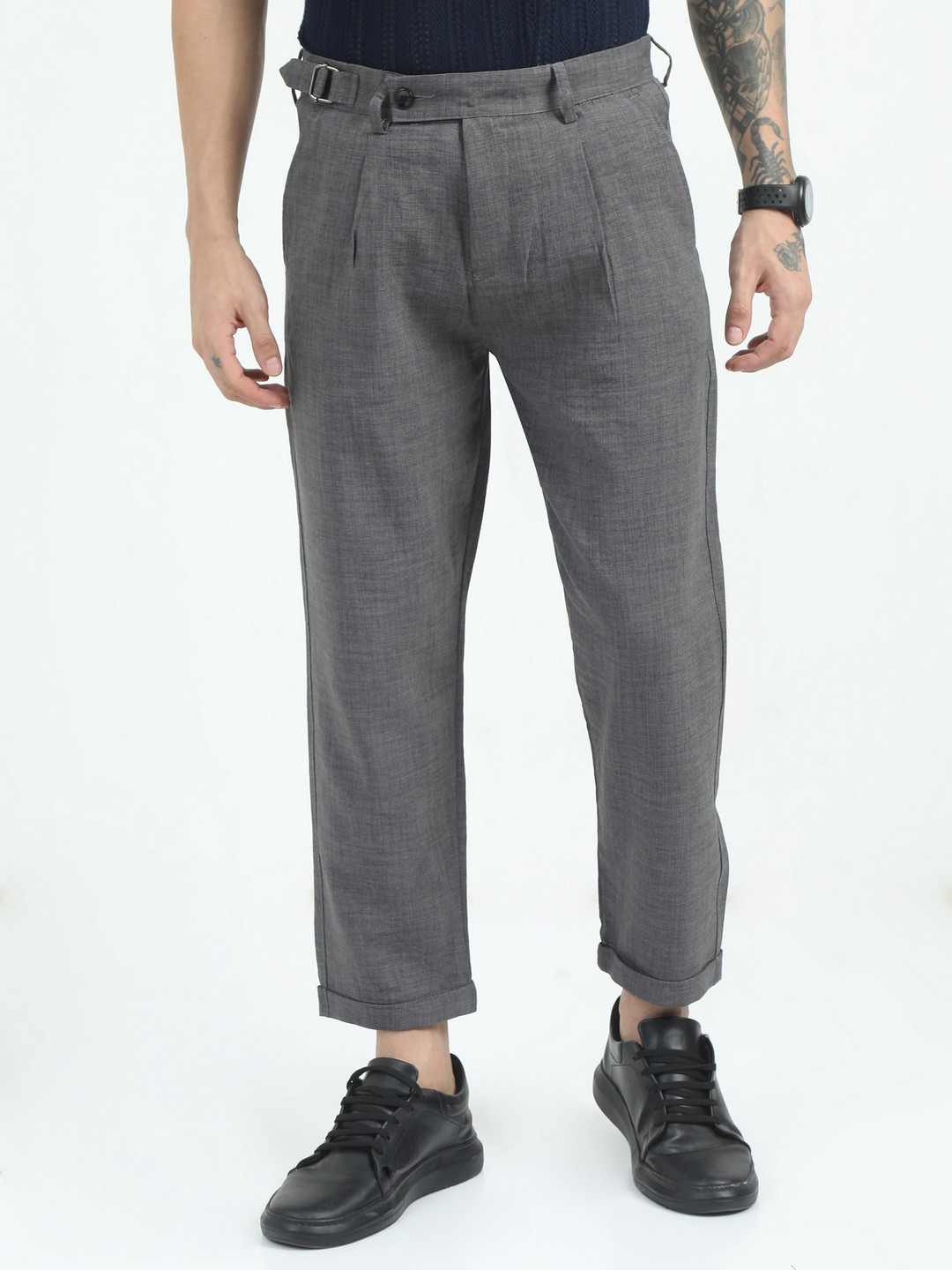 

NEVER NEUD Men Relaxed Regular Fit Pleated Trousers, Grey
