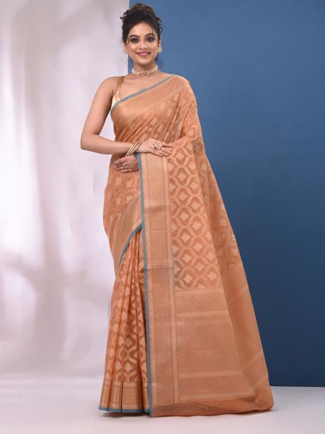 

VIBHAVARI Woven Design Zari Saree, Orange