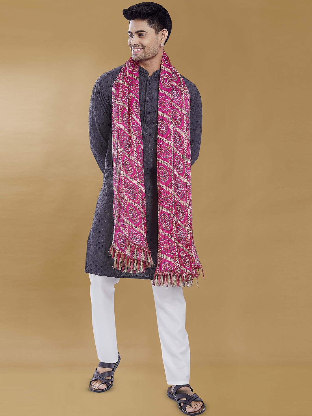 

DIVISIVE Men Printed Bandhani Dupatta, Pink