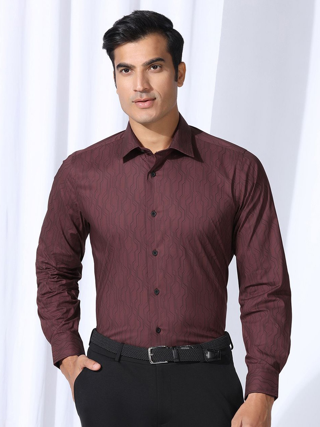 

Blackberrys Men Slim Fit Opaque Casual Shirt, Red