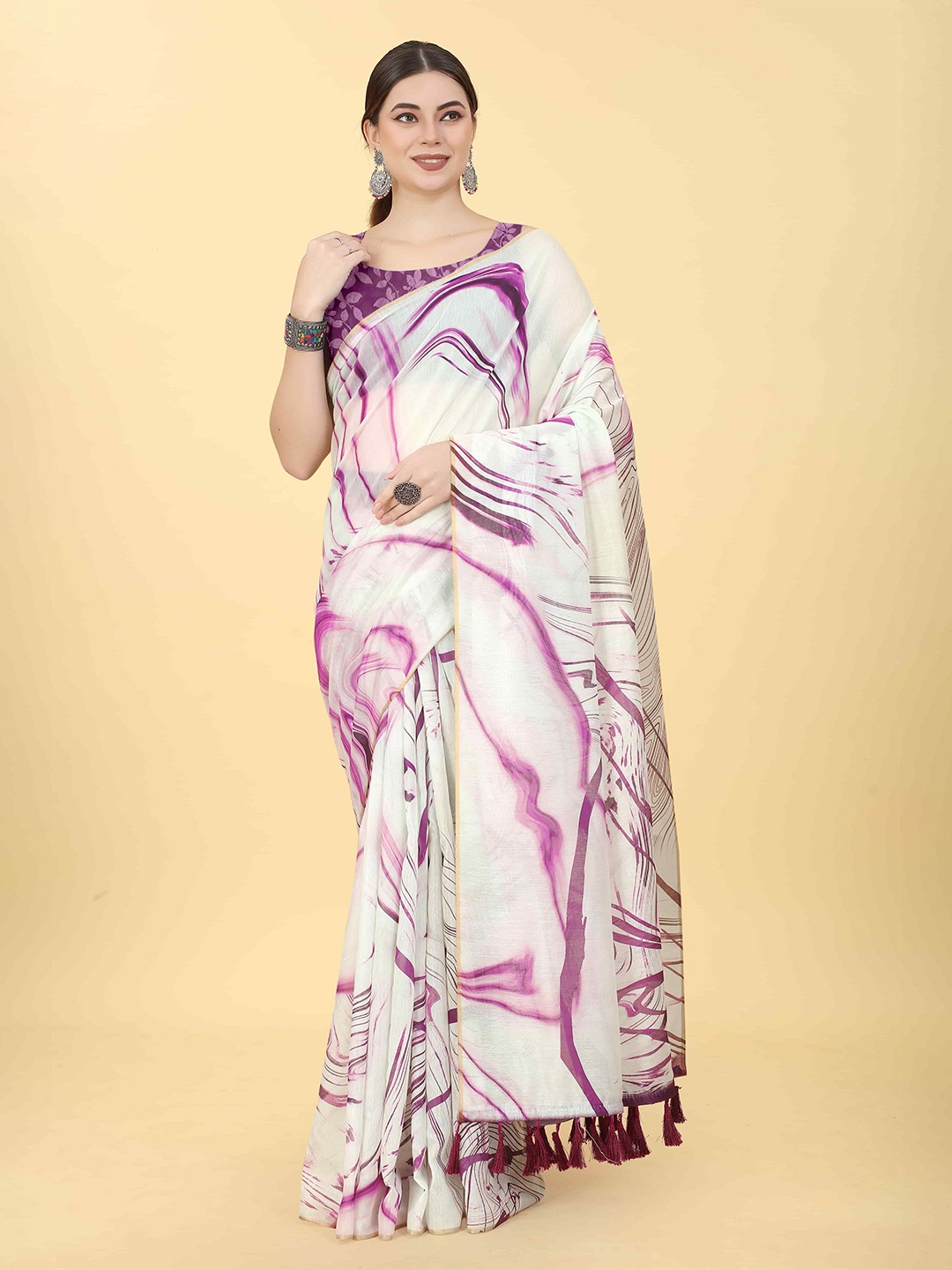 

DIVASTRI Digital Printed Chanderi Cotton Tie And Dye Saree, White