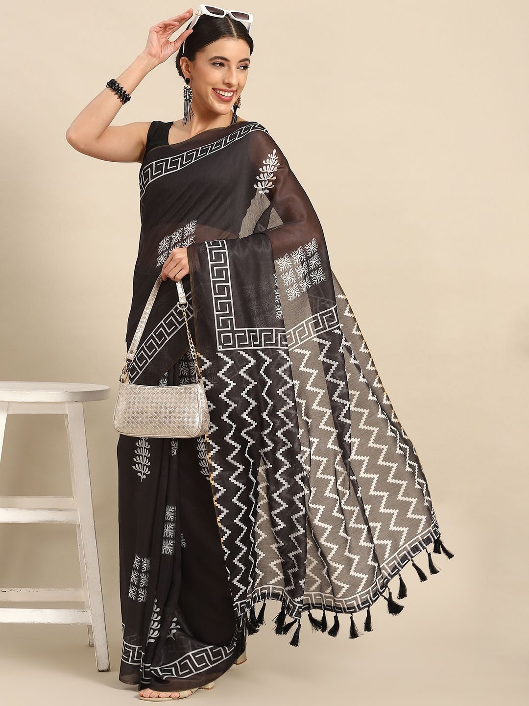 

DIVASTRI Digital Printed Kalamkari Chanderi Cotton Saree with Tassels, Black