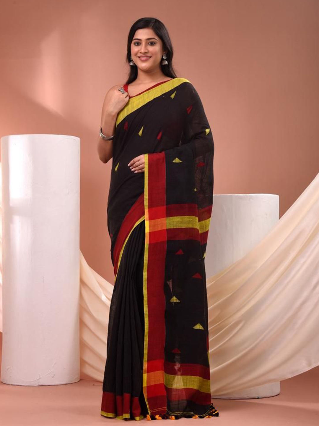 

VIBHAVARI women Geometric Woven Design Linen Blend Saree, Black