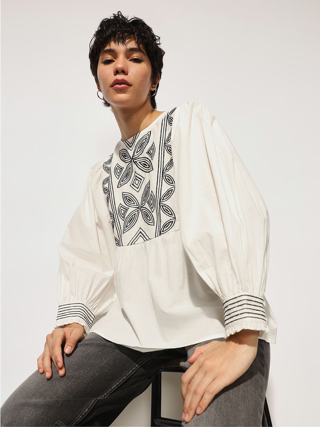 

ONLY Embroidered Puff Sleeve Monochrome Cotton Blouson Top, White