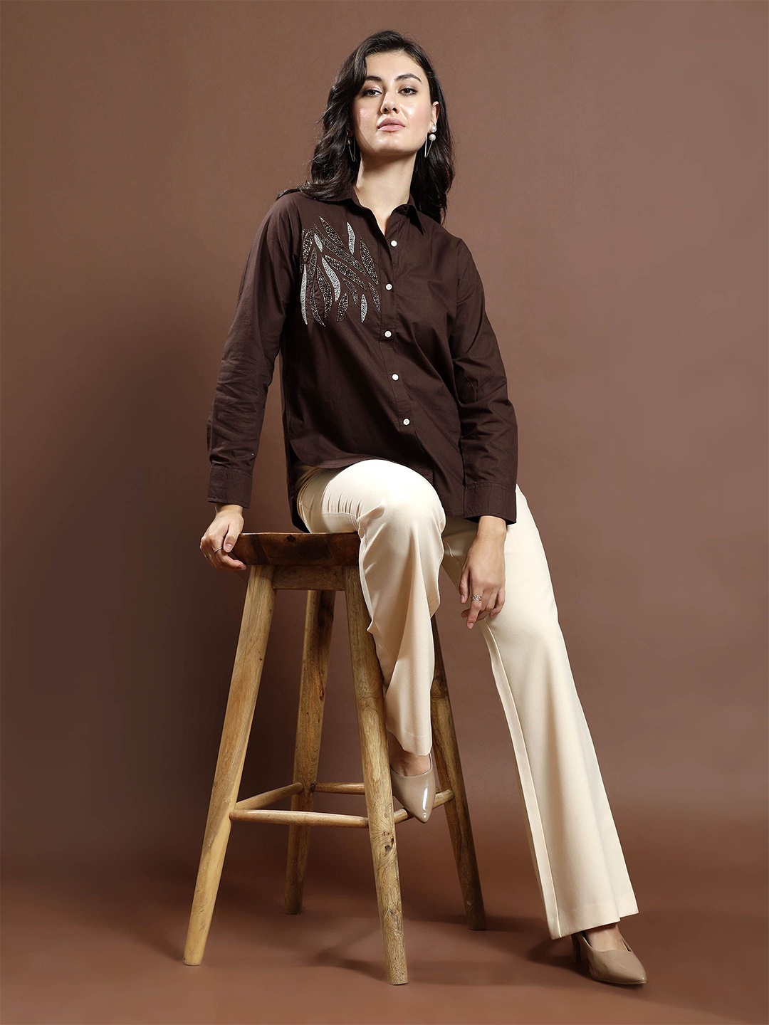 

Athena Women Relaxed Opaque Party Shirt, Brown