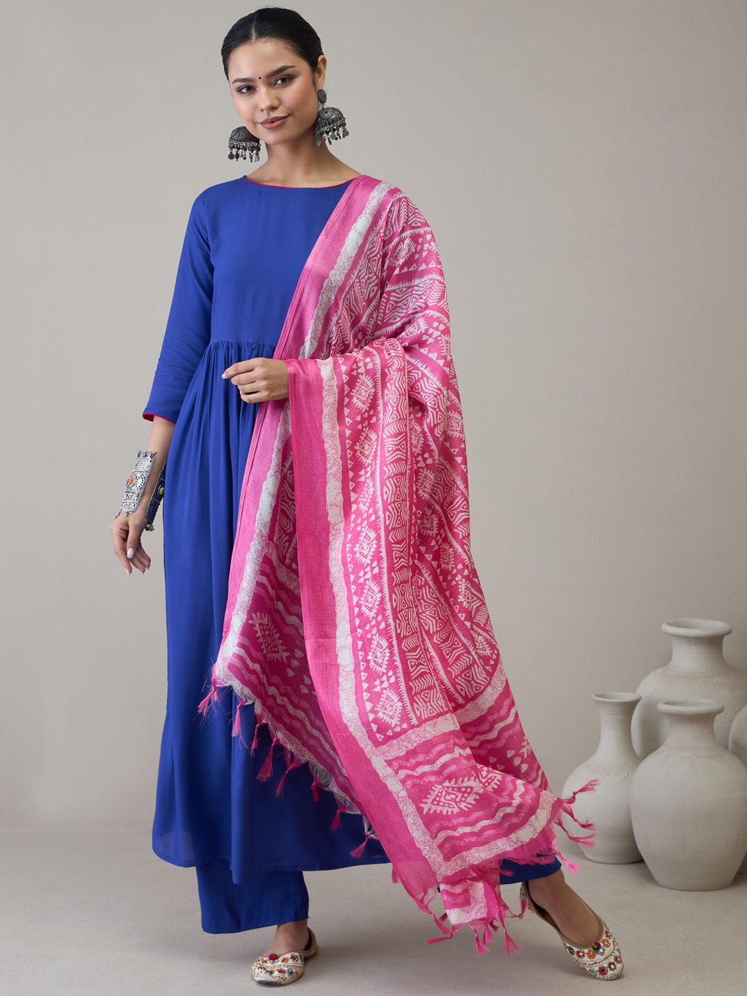 

InWeave Women Kurta With Dupatta, Blue