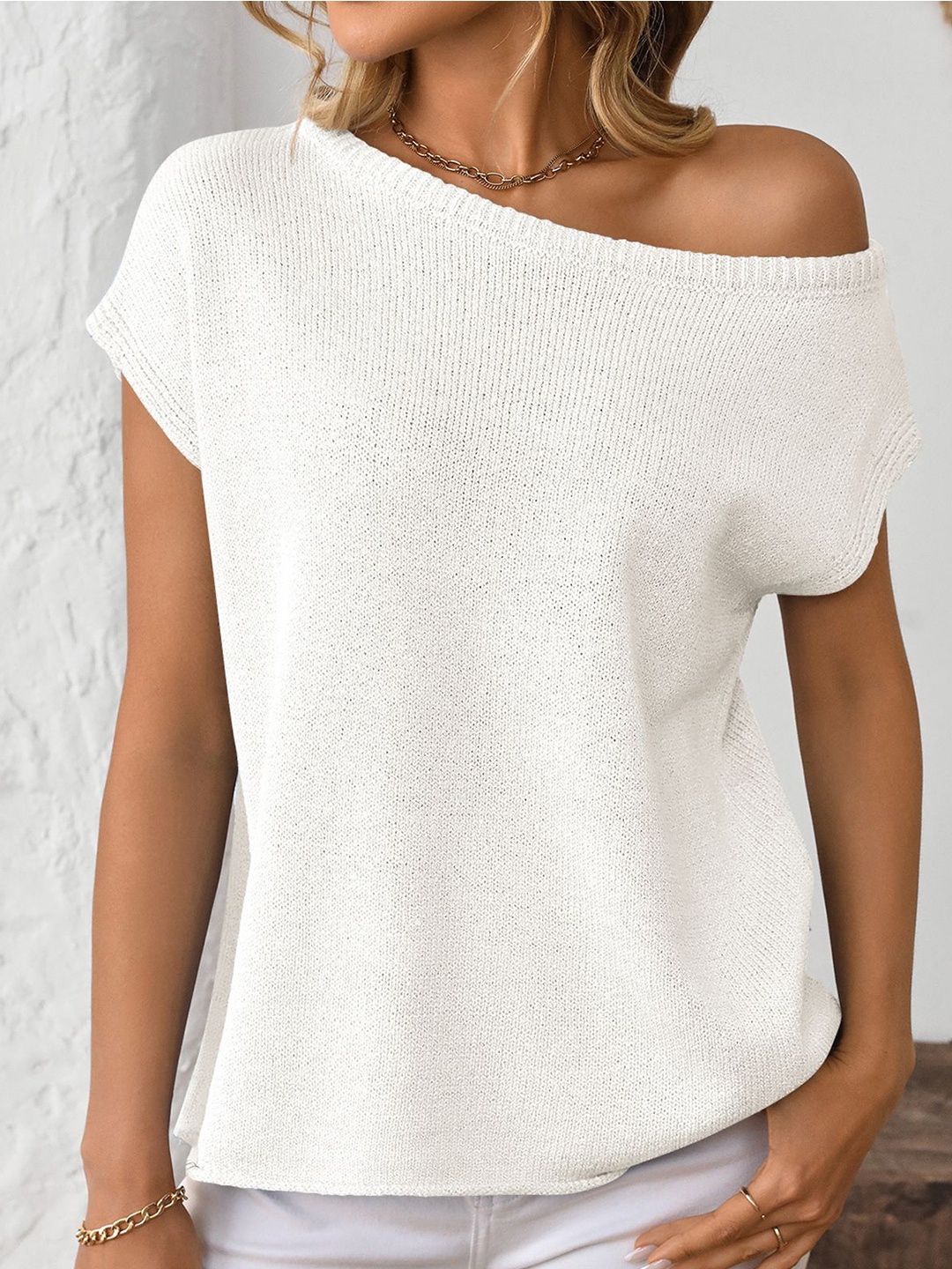 

StyleCast x Revolte Solid One Shoulder Extended Sleeves Regular Top, White