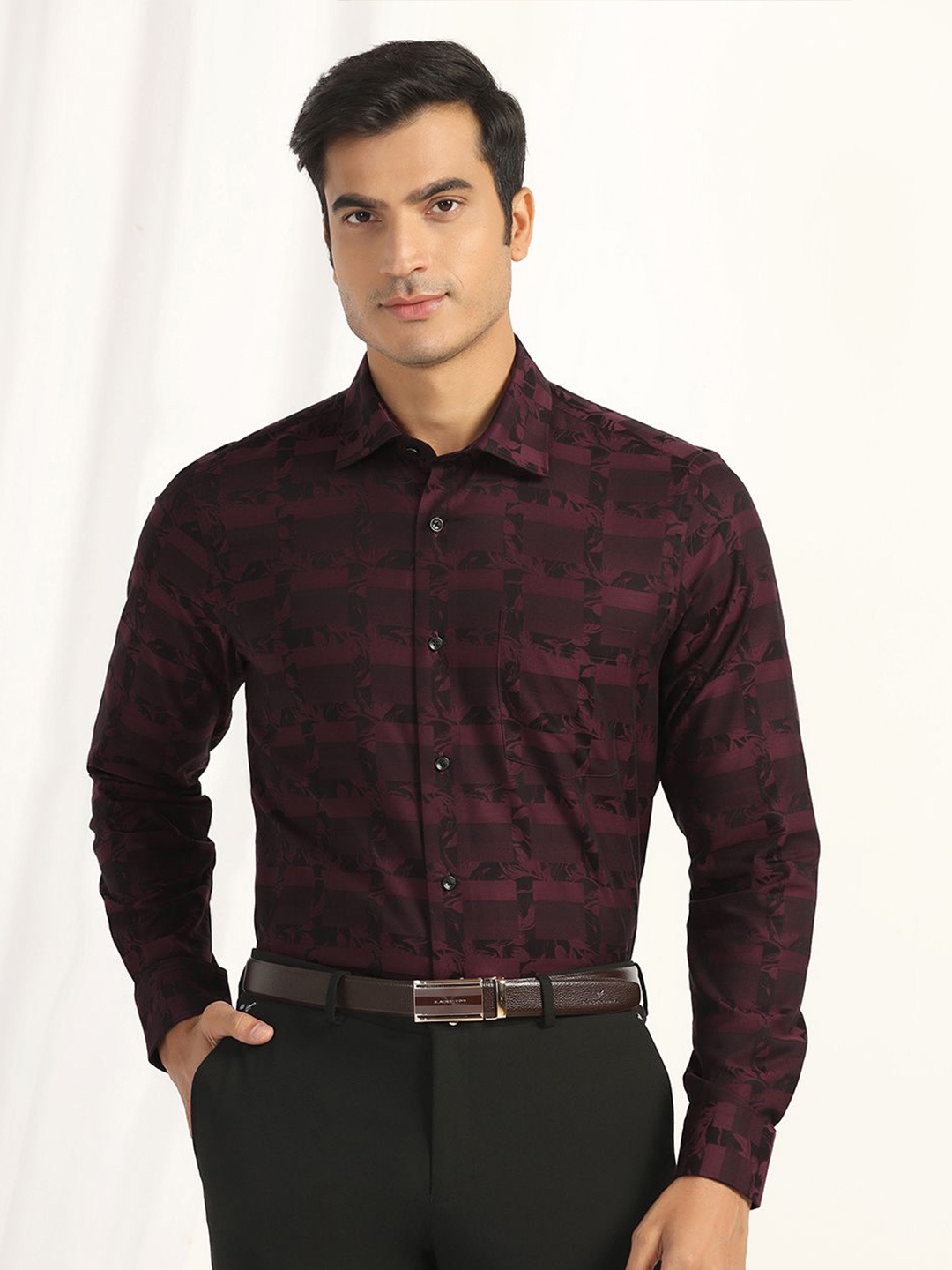 

Blackberrys Men Slim Fit Opaque Checked Casual Shirt, Maroon