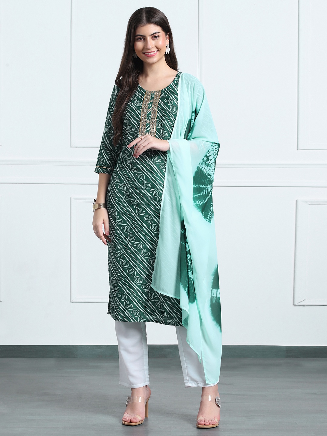

Moda Rapido Women Bandhani Printed Regular Kurta with Trousers & With Dupatta, Green