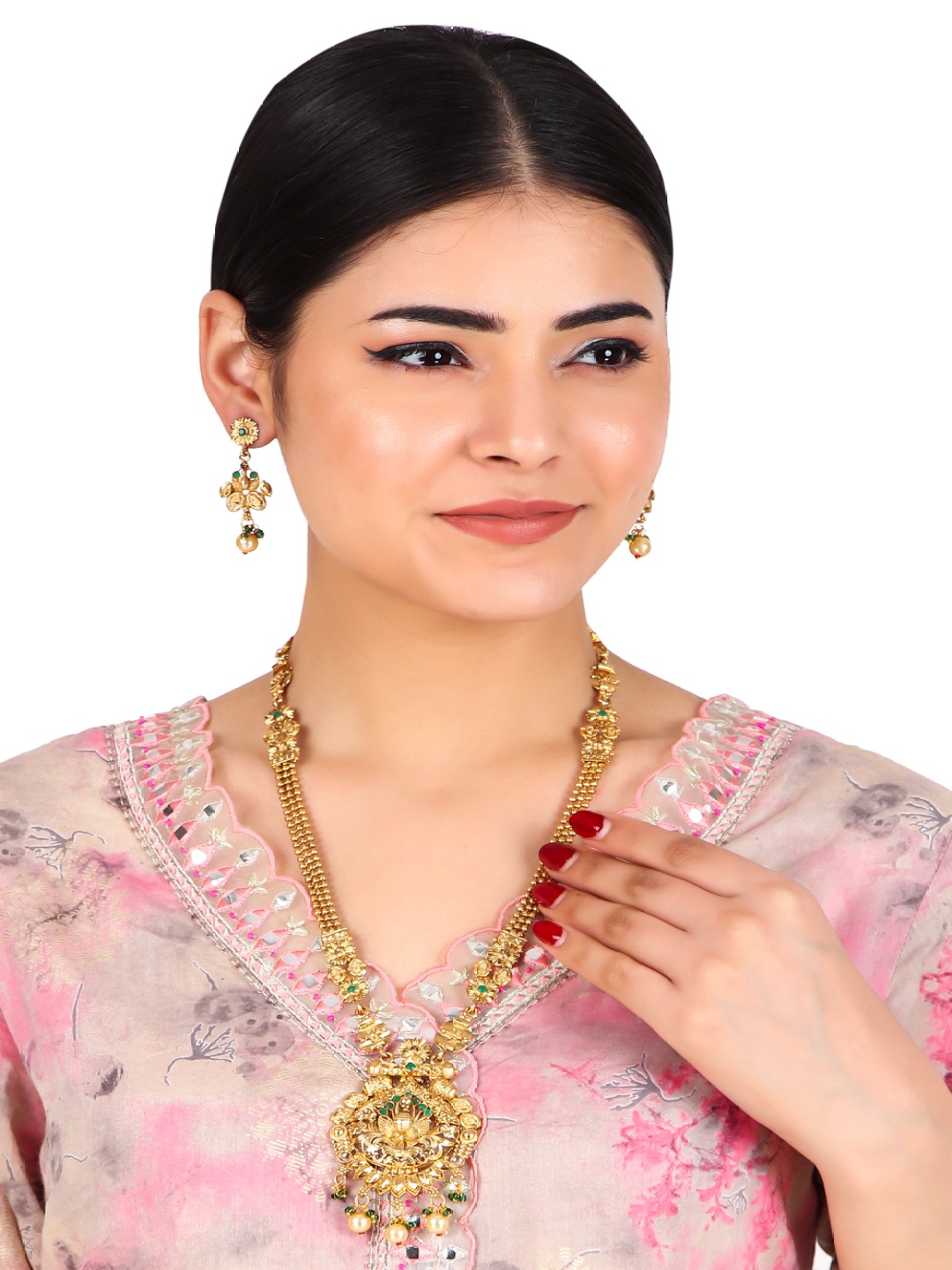 

ORANGENYSHA Gold Plated Kundan Stone Studded & Beaded Jewellery Set