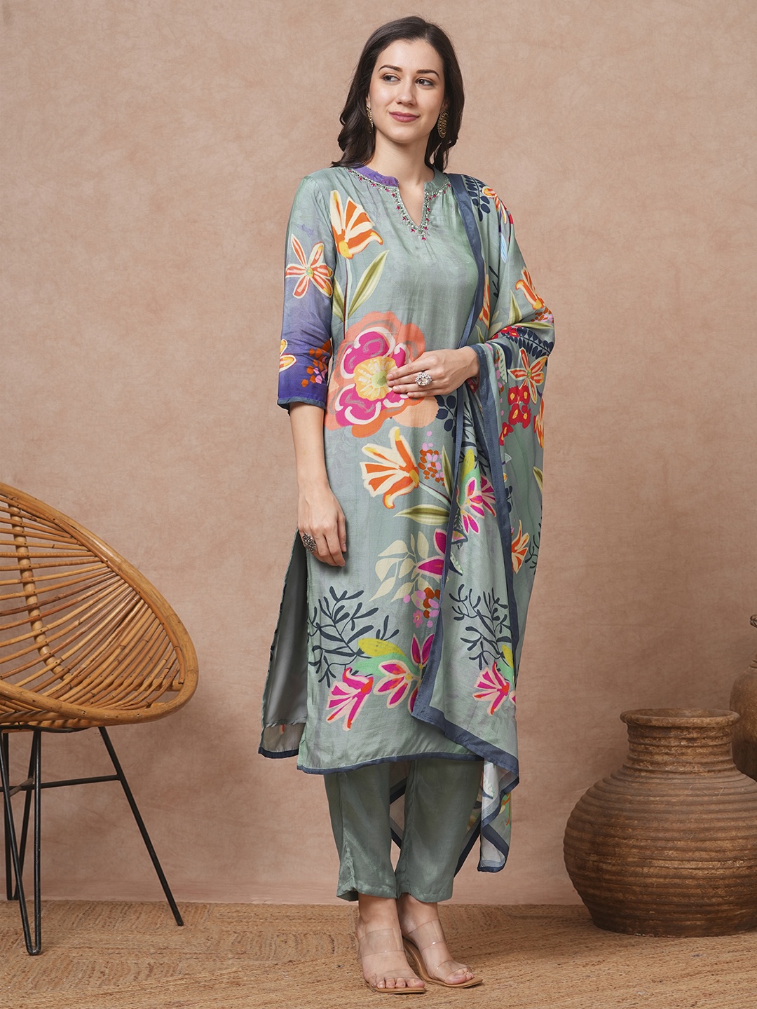 

FASHOR Women Floral Printed Regular Thread Work Kurta with Trousers & With Dupatta, Blue