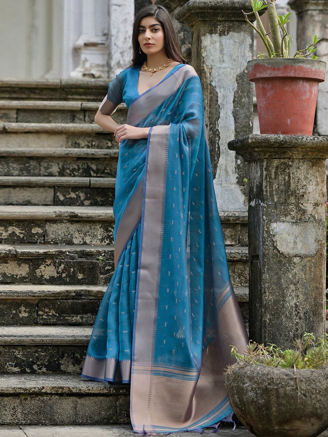 

VISHNU WEAVES Cerulean Firozi Woven Design Linen Silk Zari Butti Weaves Saree, Teal