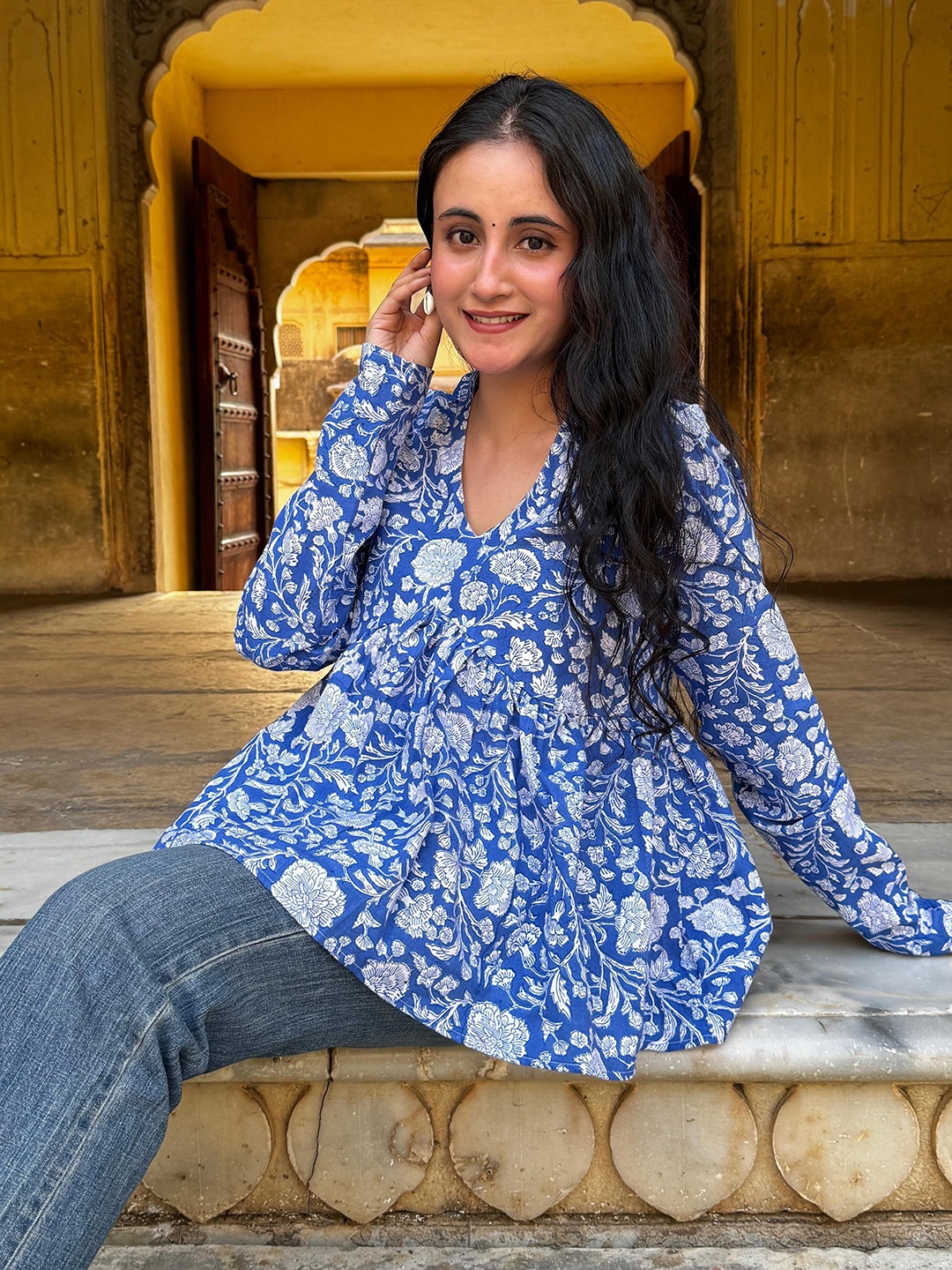 

Vastravali Jaipur Floral Printed V-Neck Pure Cotton Pleated Anarkali Kurti, Blue