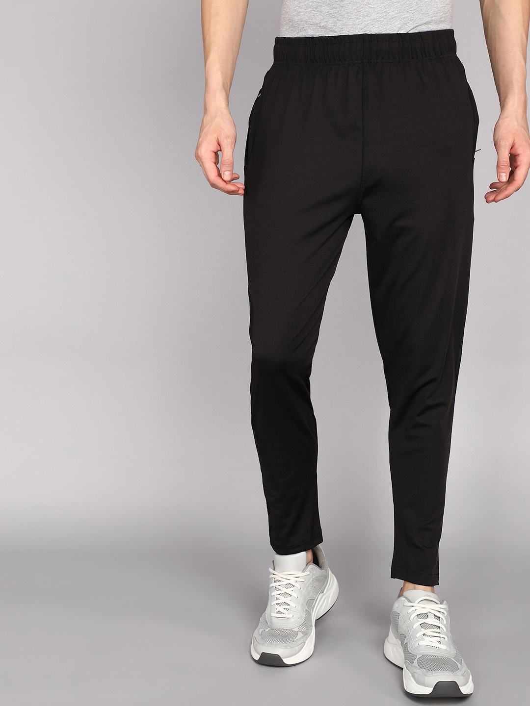 

Moda Rapido Men Solid Track Pants, Black