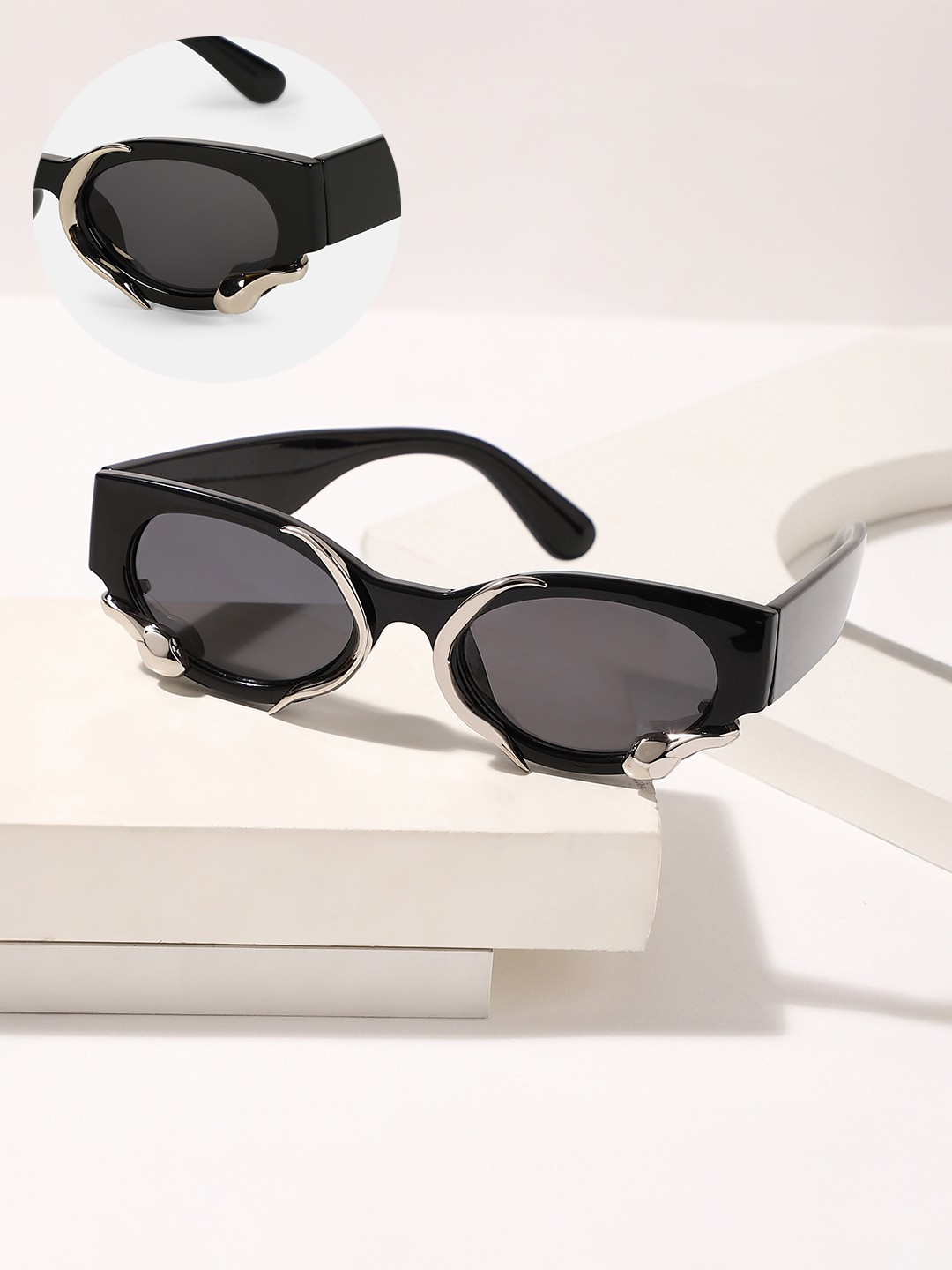 

HAUTE SAUCE by Campus Sutra Women Oval Sunglasses with Polarised Lens AW25_HSSG2801-Black