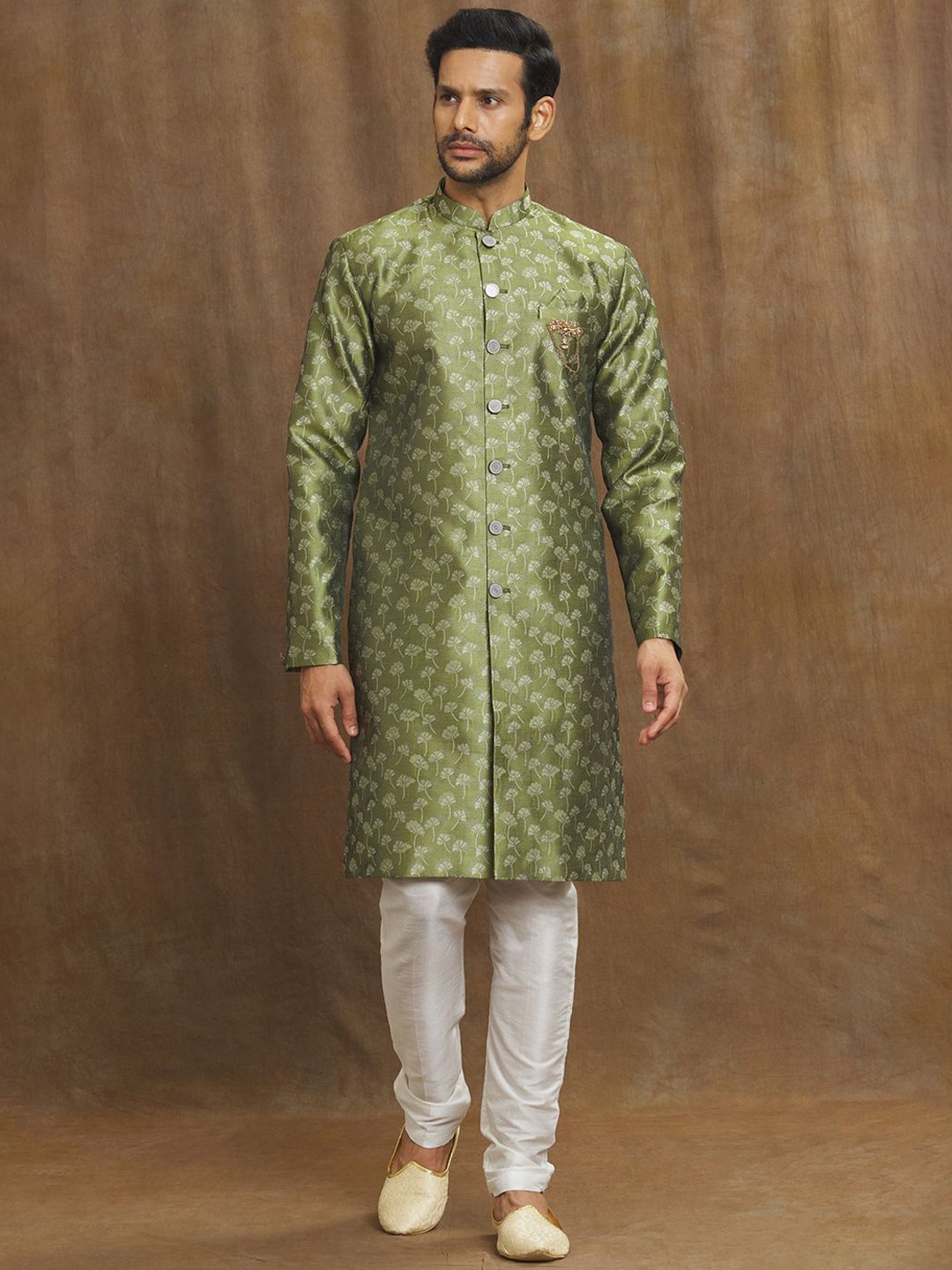 

Aryavir Malhotra Men Ethnic Motifs Printed Regular Pure Silk Kurta with Churidar, Green