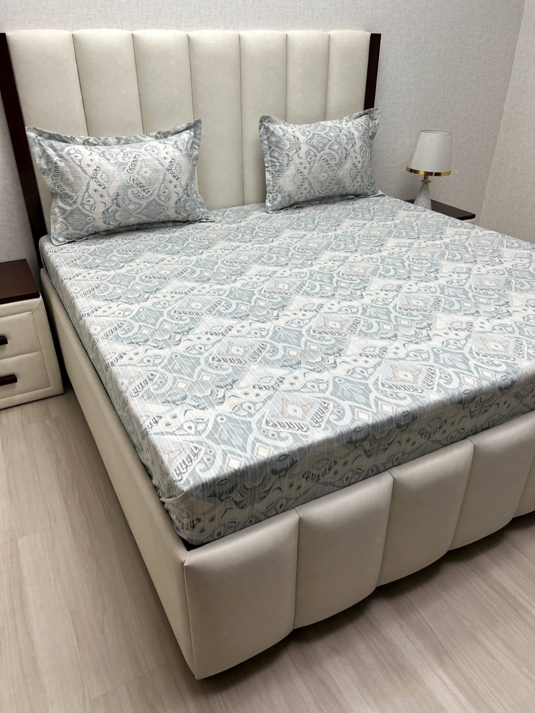 

Pure Decor Royal Passion Grey Printed Pure Cotton Queen Bedsheet Set- 2.28 m x 2.54m