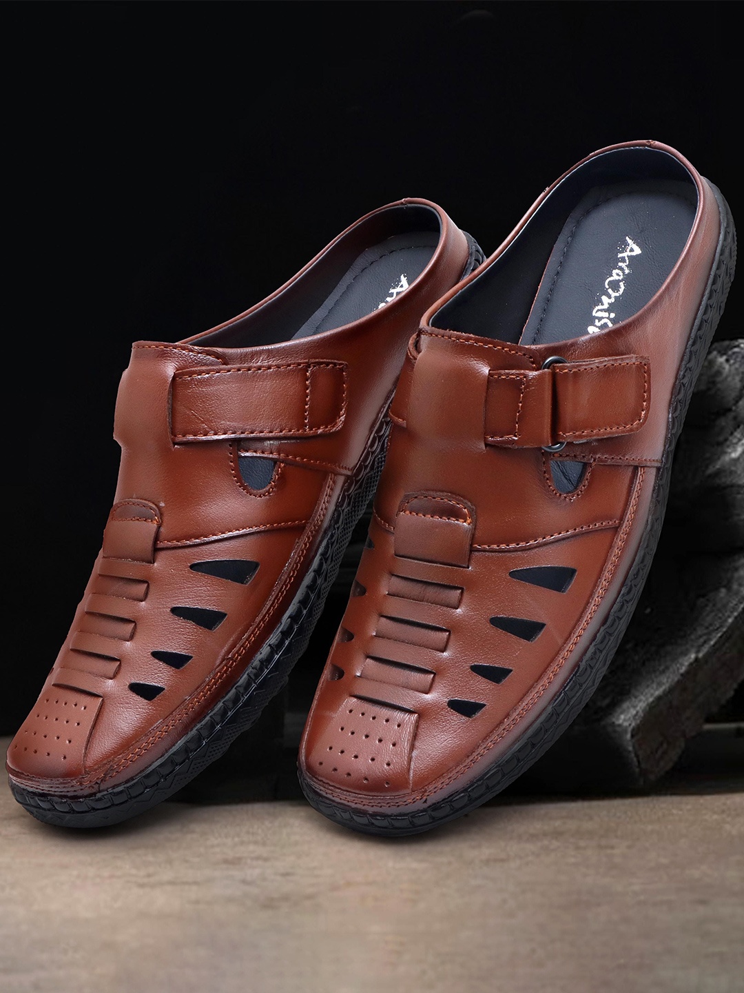 

ARAMISH Men Ethnic Leather Shoe-Style Sandals, Tan