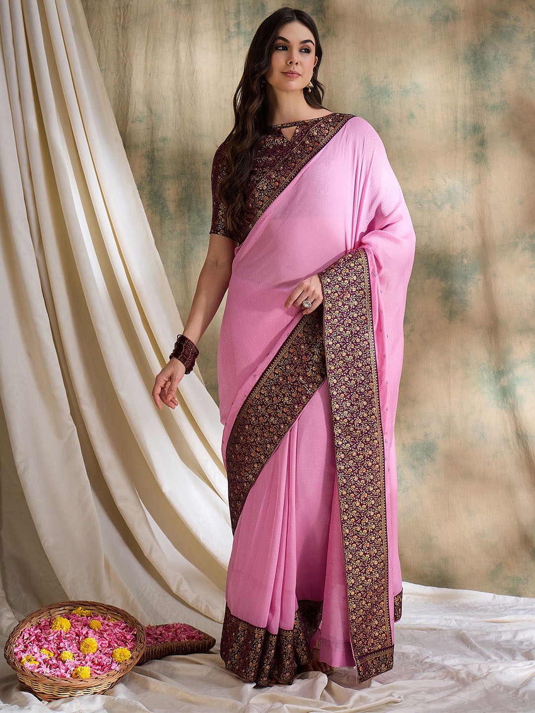 

DEVATITHI Baby Pink Vichitra Saree