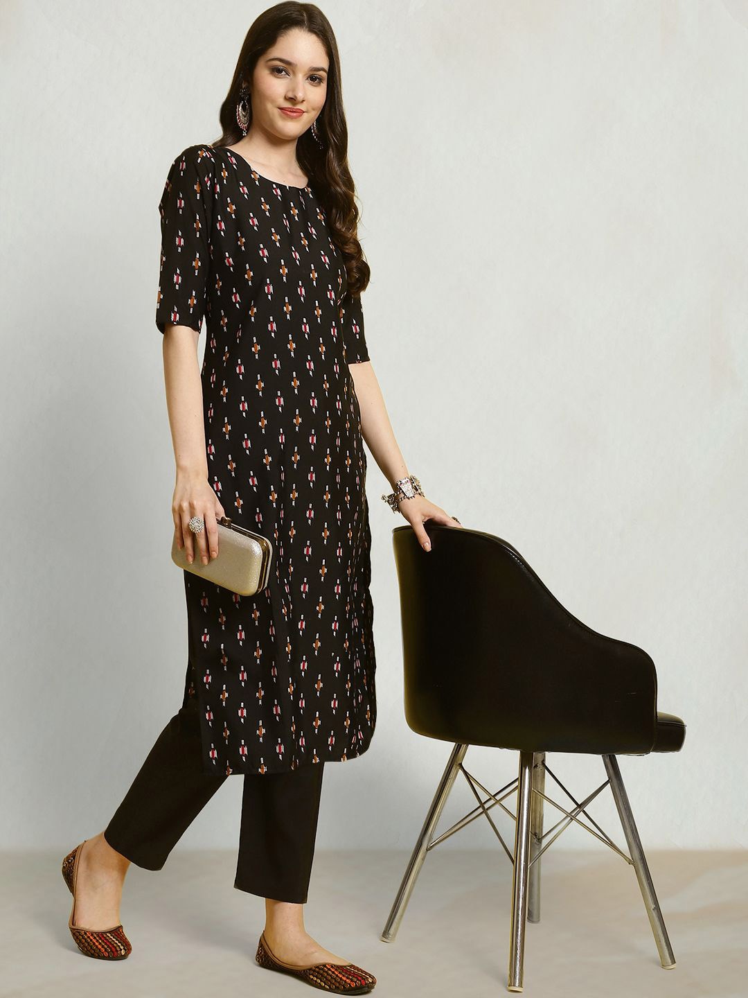 

Moda Rapido Ethnic Motifs Printed Round Neck Straight Kurta, Black
