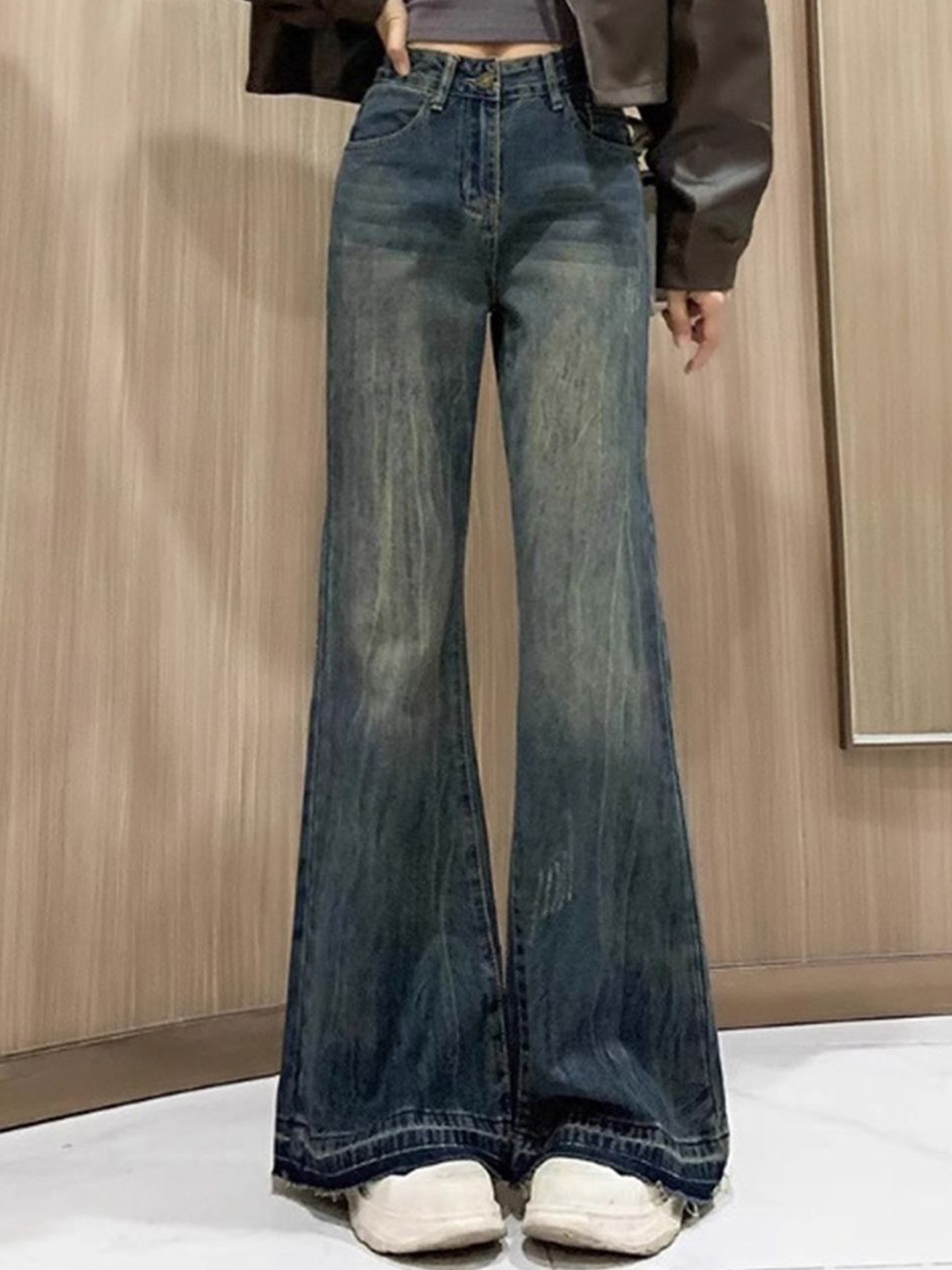 

bebe Women High-Rise Heavy Fade Bootcut Jeans, Blue