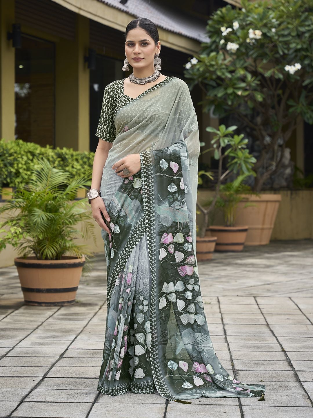 

Rekha Maniyar Floral Poly Georgette Saree, Green