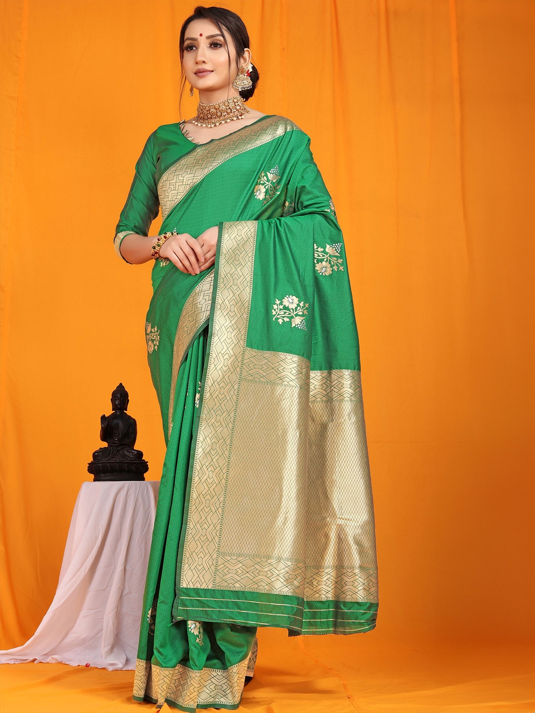 

amirat Woven Design Zari Pure Silk Banarasi Saree, Green