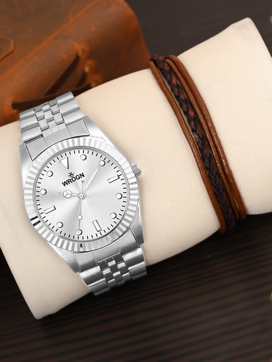 

WROGN Men Analog Watch & Leather Bracelet Gift Set, Silver