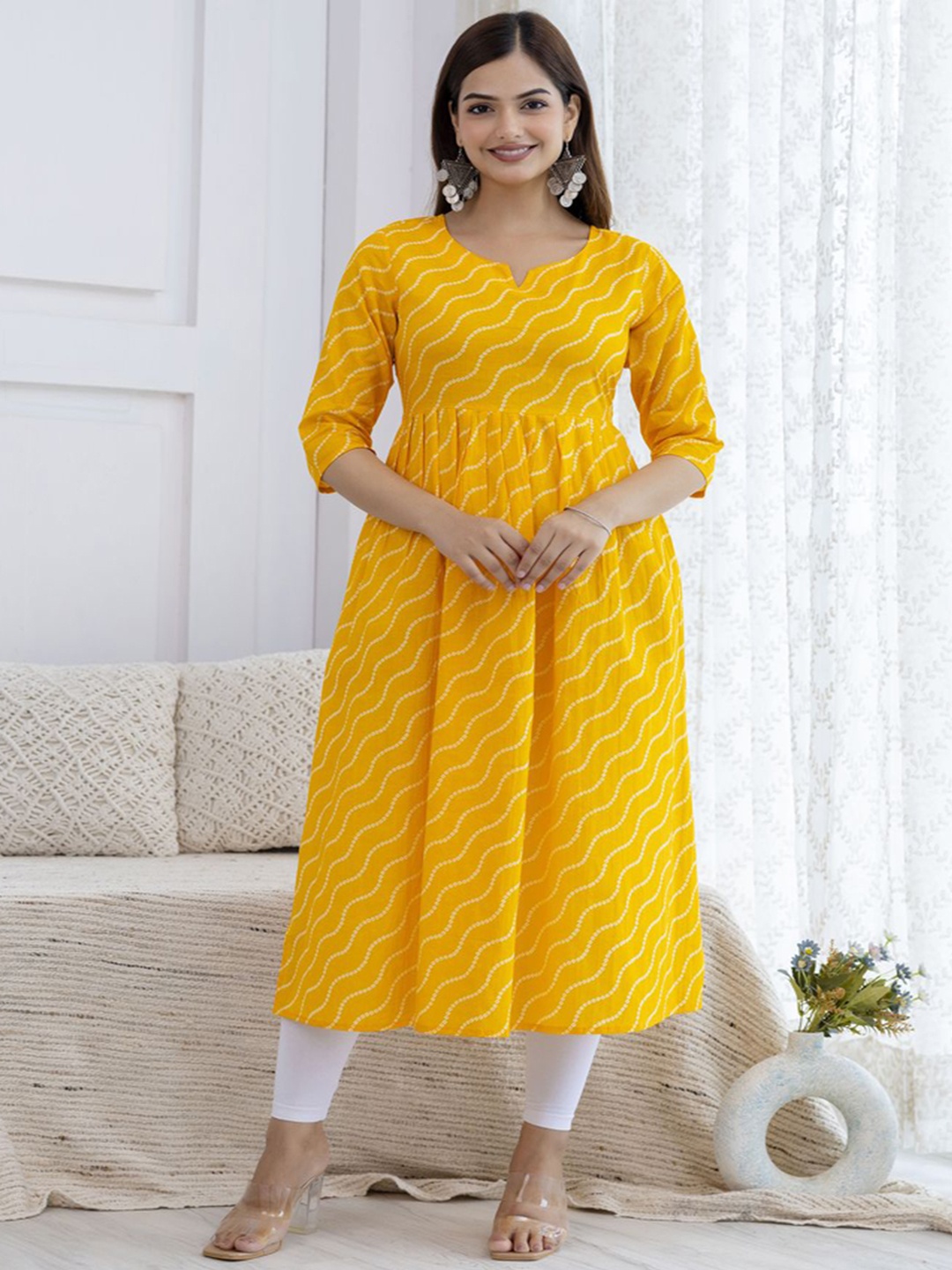 

MERAAKI FASHION Leheriya Printed Notch Neck A-Line Pure Cotton Kurta, Yellow