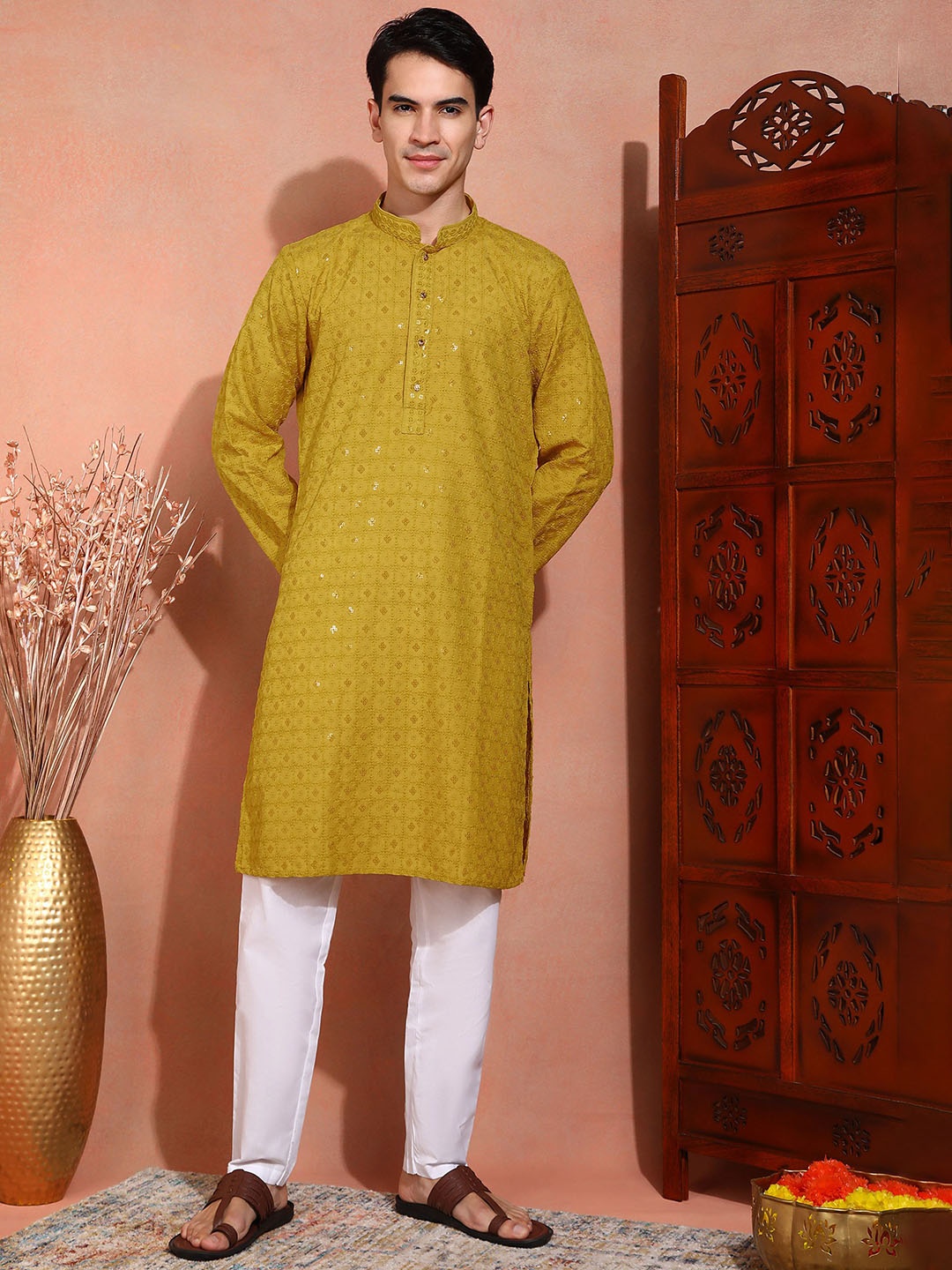 

SWAGG INDIA Men Ethnic Motifs Embroidered Chikankari Kurta, Yellow