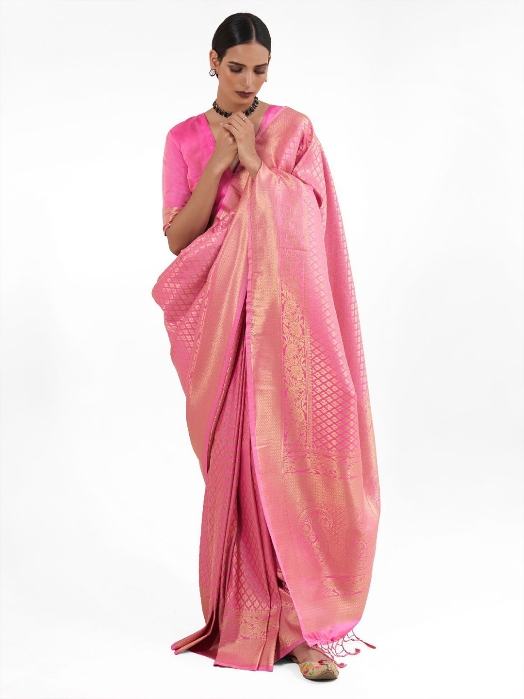 

ODETTE Ethnic Motifs Zari Silk Blend Saree, Pink