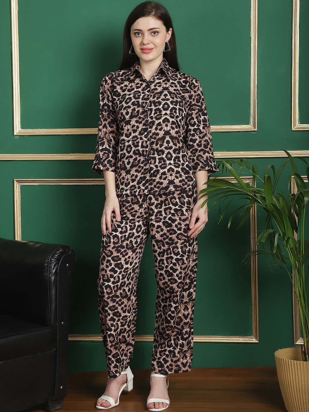 

Valles365 by S.C. Printed Shirt & Trousers Co-ords set, Brown