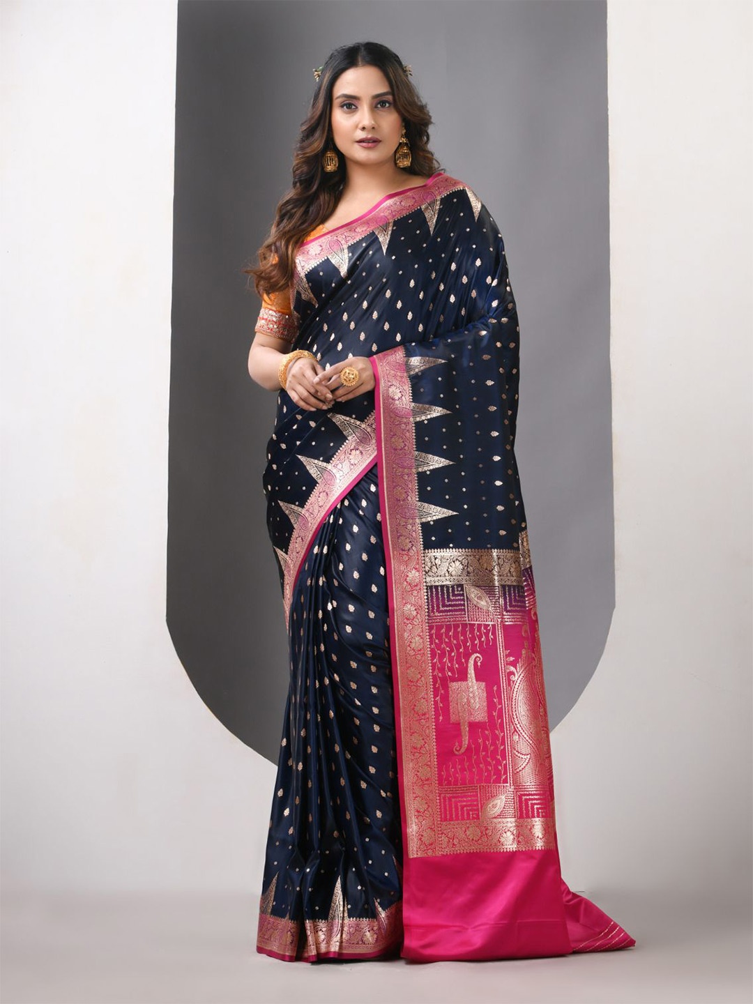 

Charukriti Woven Design Zari Pure Silk Banarasi Saree, Navy blue