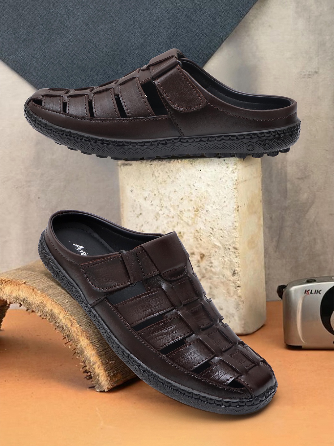 

ARAMISH Men Ethnic Leather Fisherman Sandals, Brown
