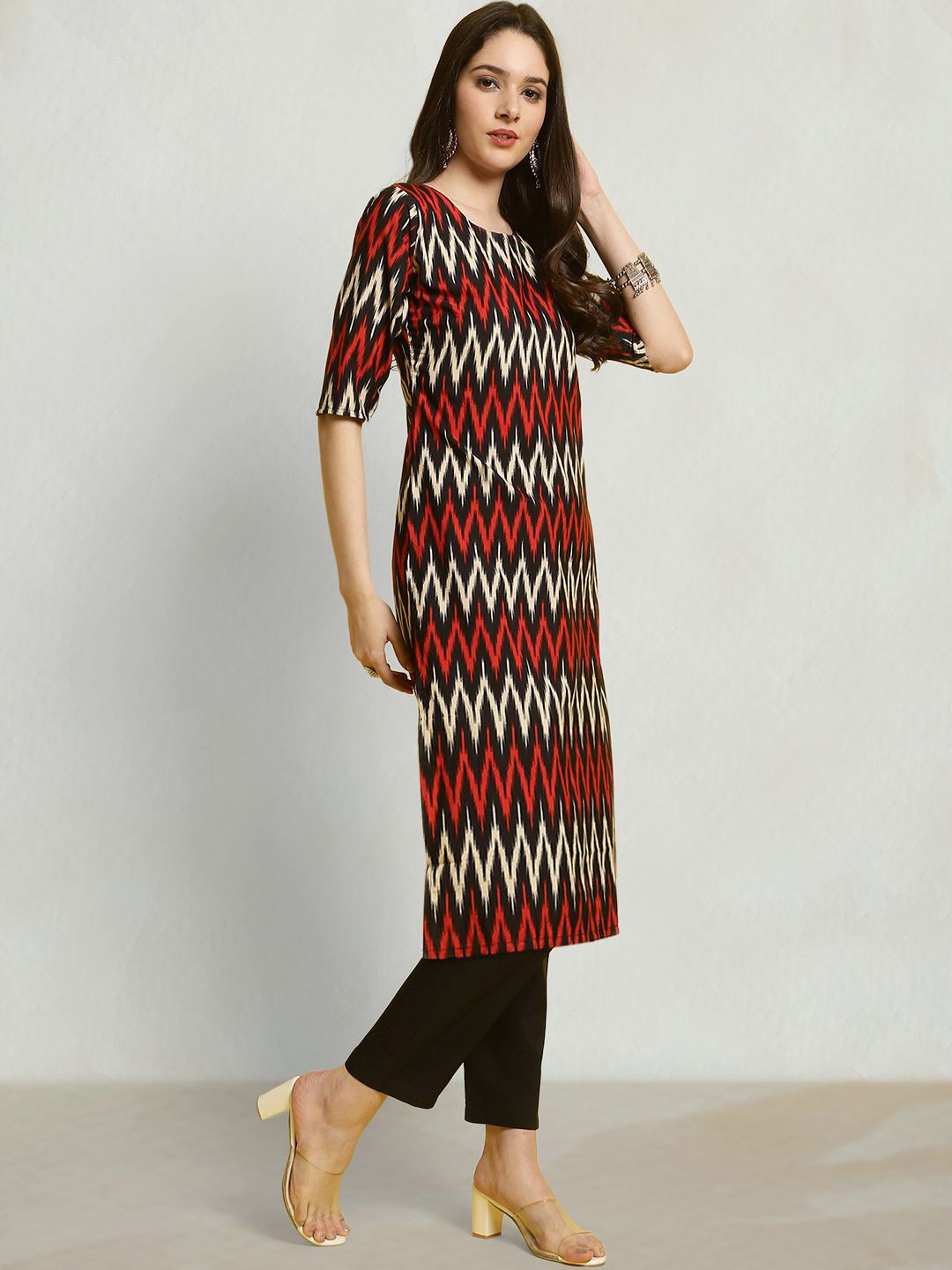 

Moda Rapido Chevron Printed Round Neck Straight Kurta, Red