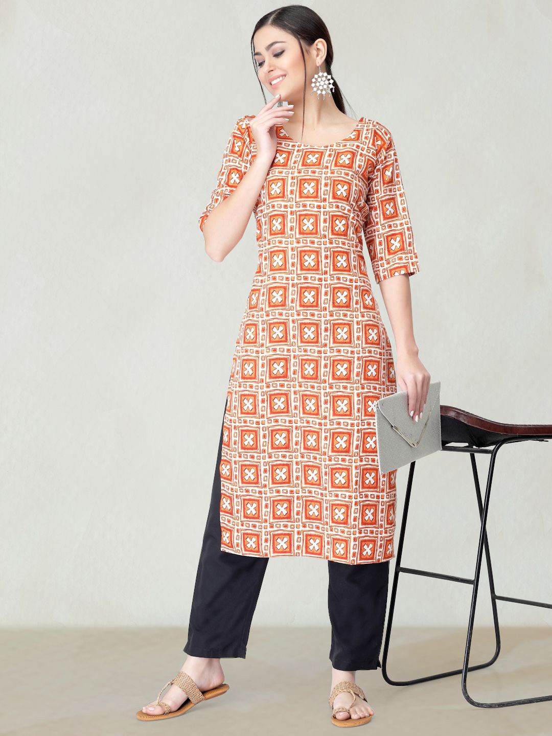 

Moda Rapido Geometric Printed Round Neck Straight Kurta, Orange