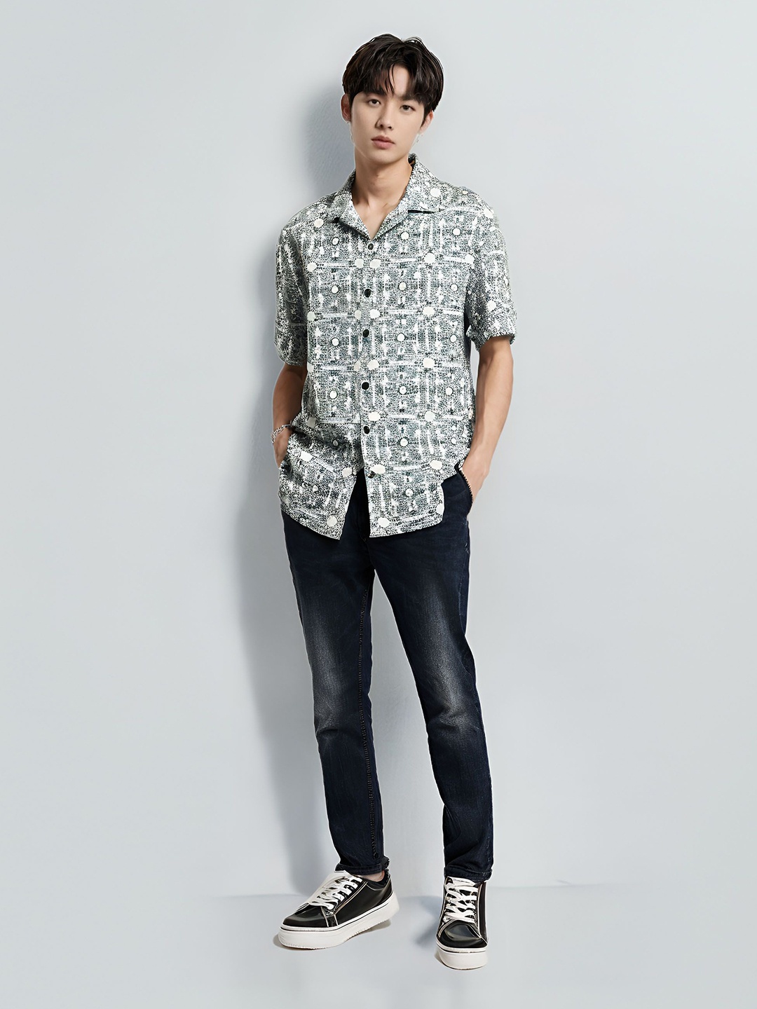 

Lewogle Men Spread Collar Floral Printed Cotton Casual Shirt, Beige