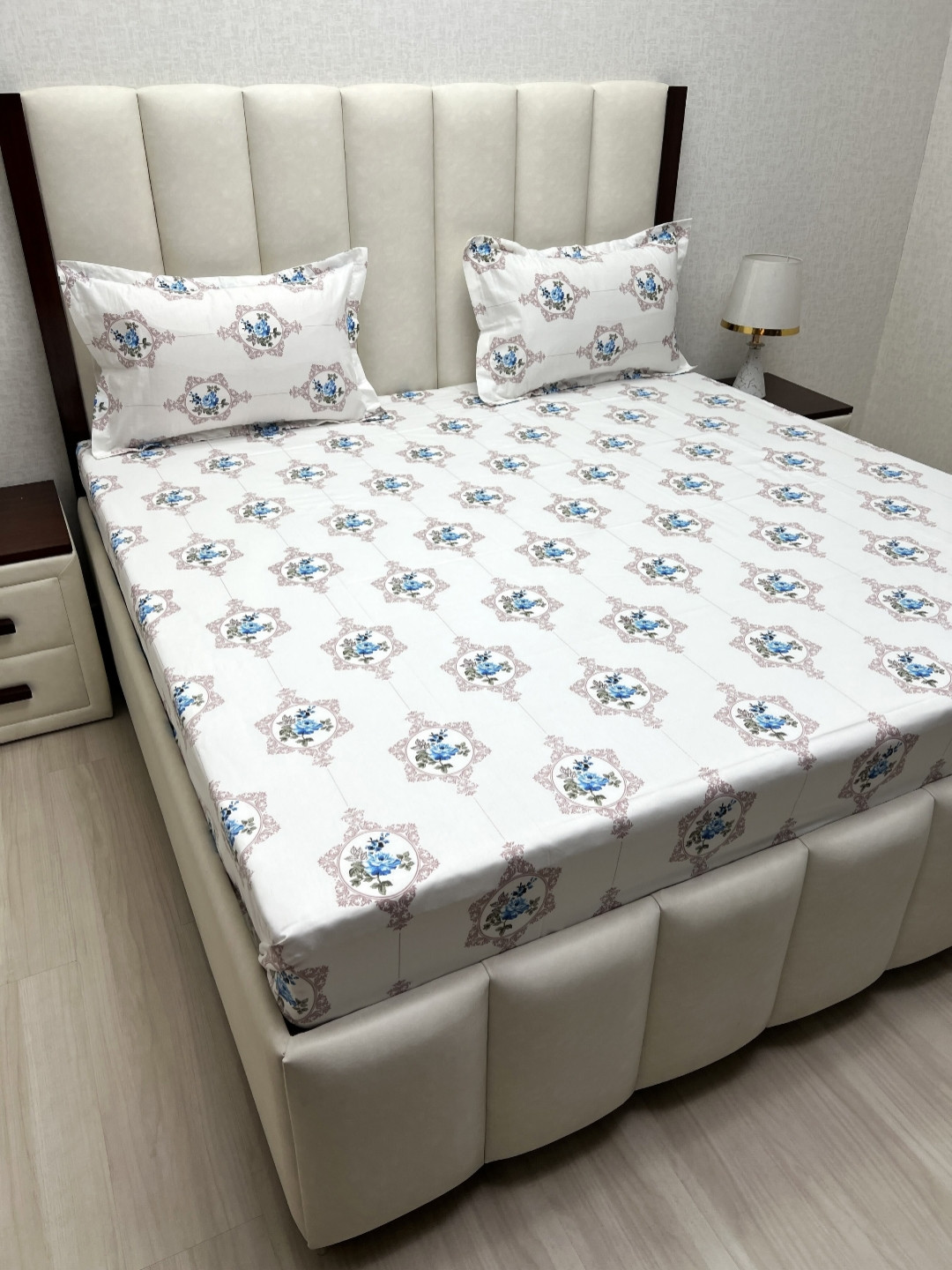 

Pure Decor Royal Passion White Printed Pure Cotton 380TC Queen Bedsheet Sets-2.28m x 2.54m