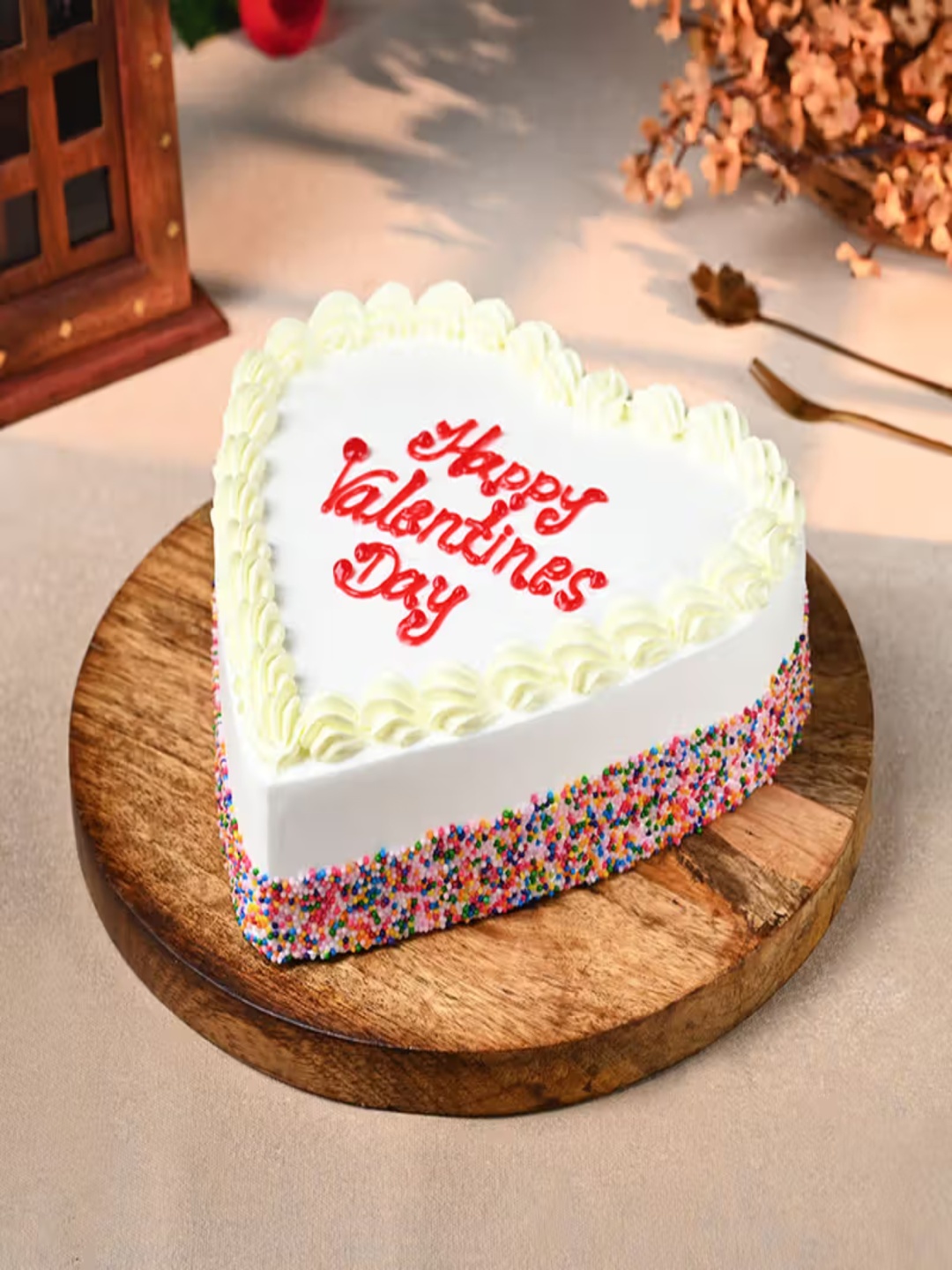 

Floweraura Pineapple Eggless Heart Shape Cake - 3Kg, White