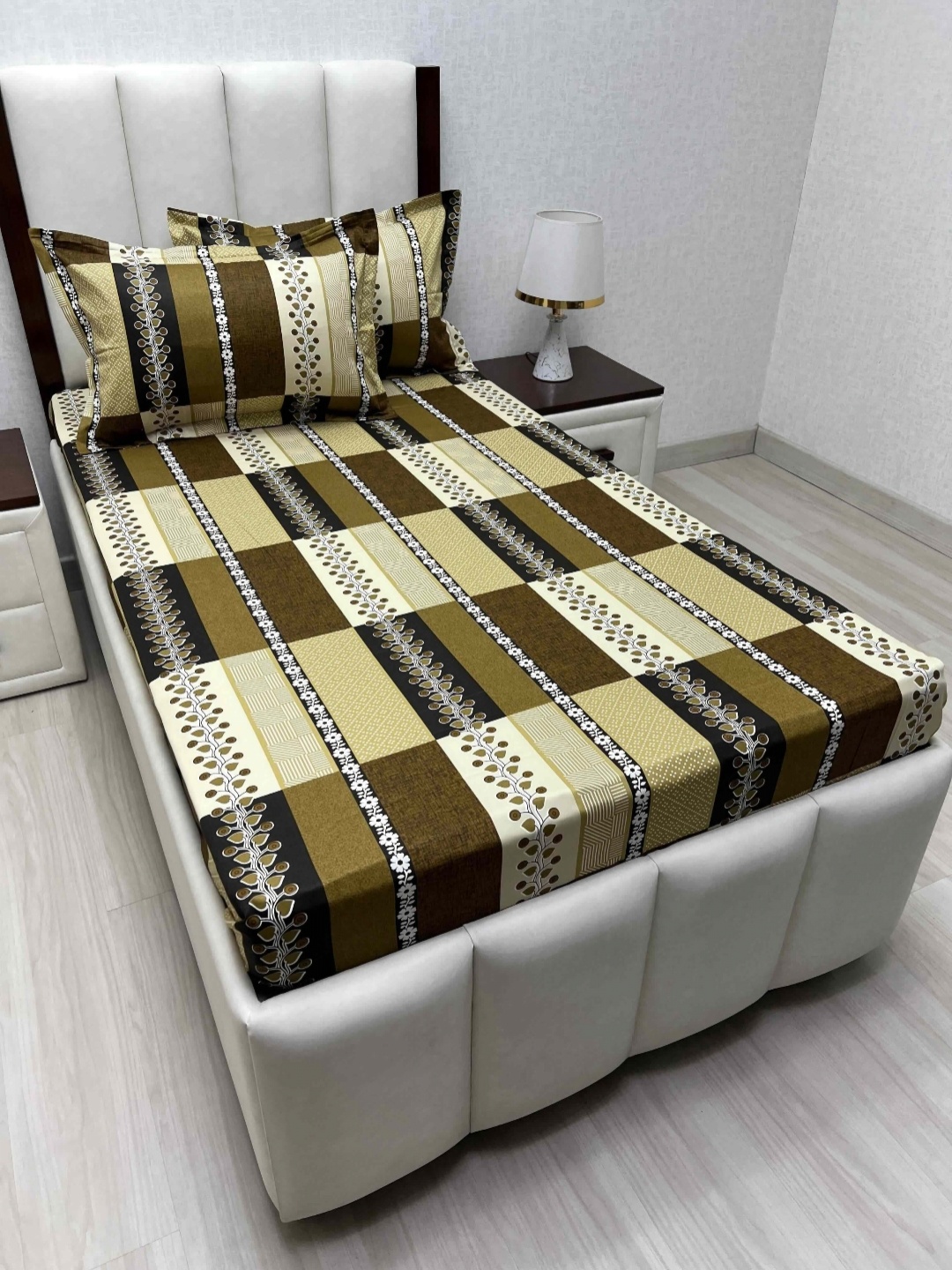 

Pure Decor Green Floral Printed Pure Cotton 230 TC Single Bedsheet Set-1.73 m x 2.36 m