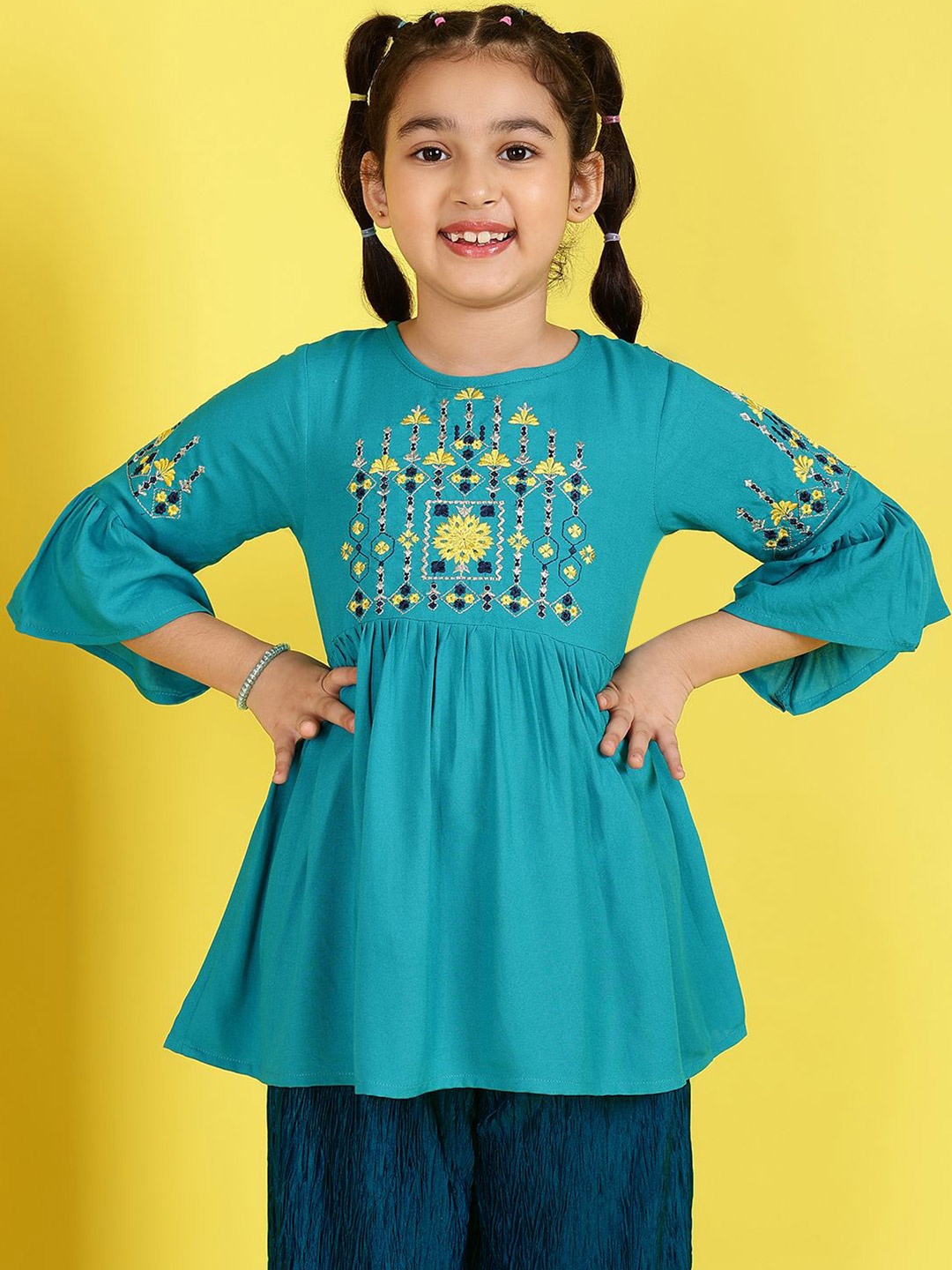 

Ishti Embellished Embroidered Top, Green