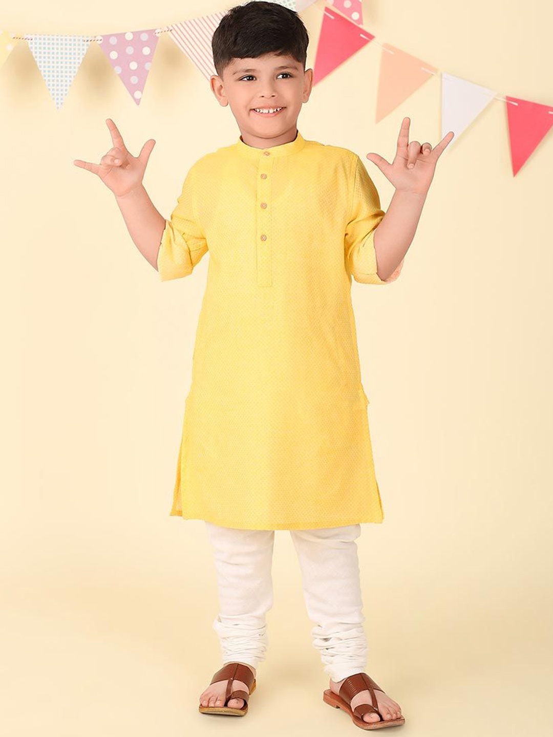 

Fabindia Boys Cold-Shoulder Sleeves Thread Work Kurta, Yellow