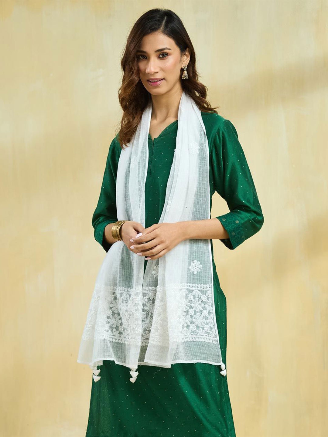 

Fabindia Women Floral Embroidered Stole, White