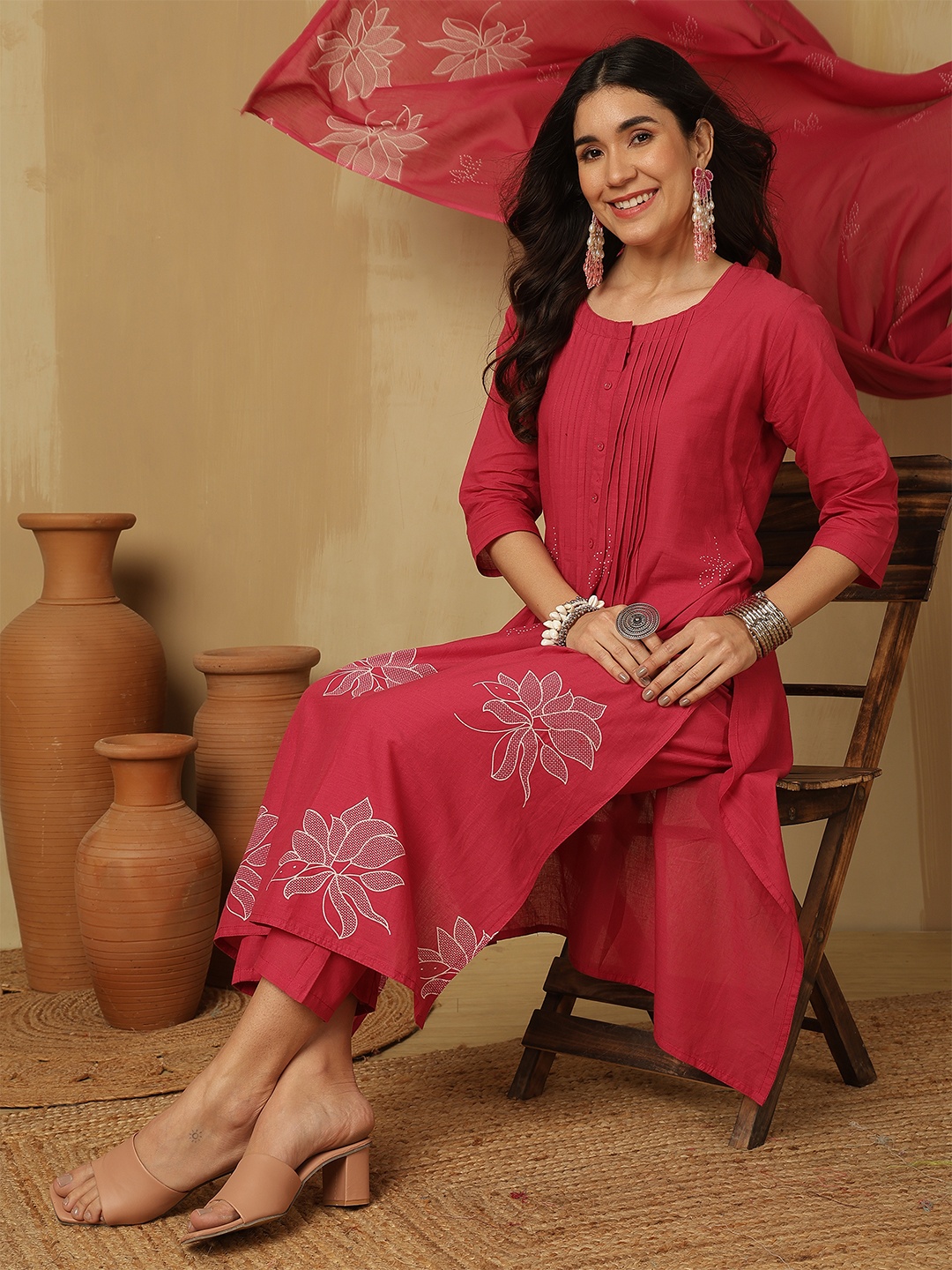 

Sangria Printed Straight Kurta With Trousers & Dupatta, Pink