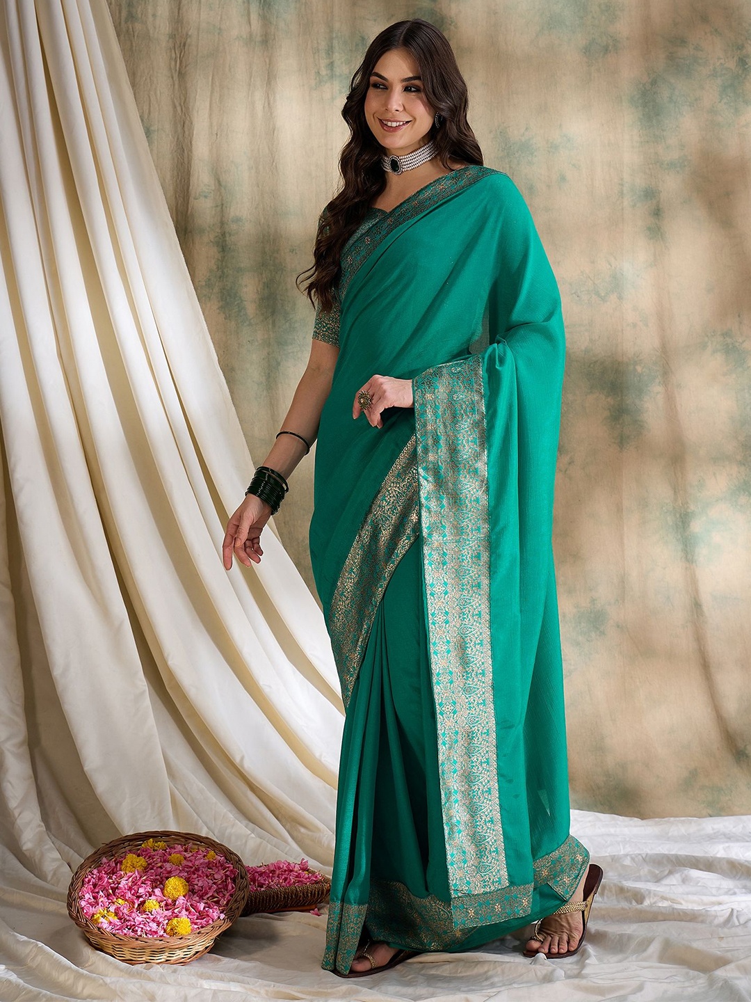 

DEVATITHI Woven Design Zari Sea Green Vichitra Saree
