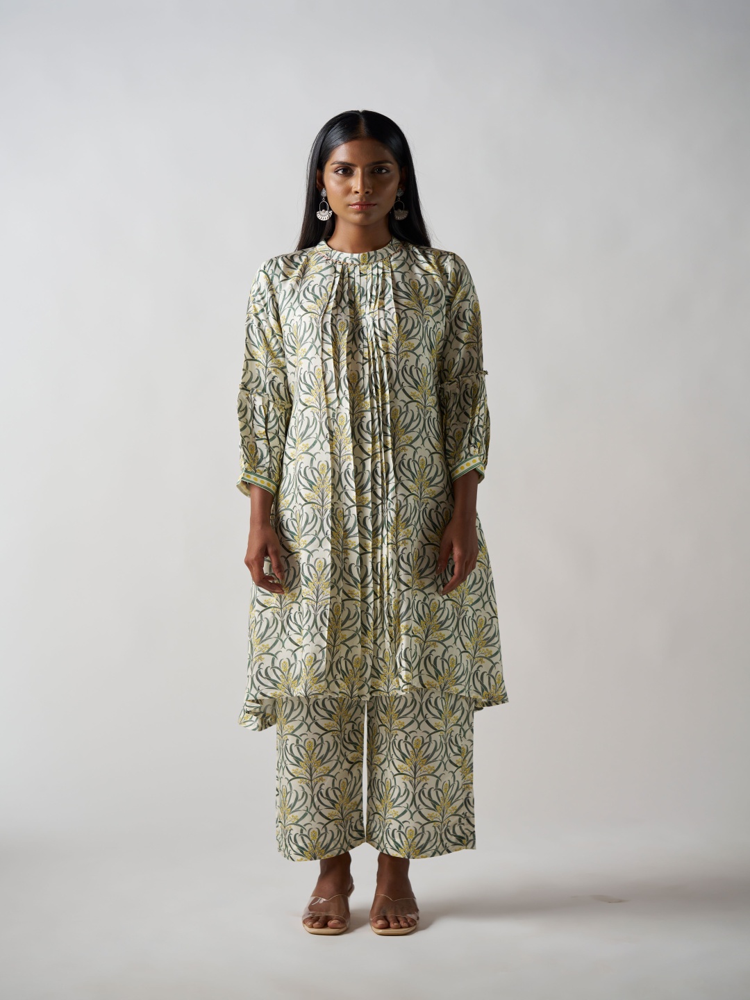 

SUKRUTI DESIGN Floral Printed Round Neck Pure Silk Tunic With Palazzos, Yellow