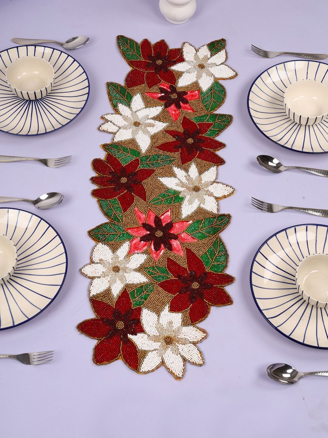 

YWULY White & Red Floral Beaded Dining Table Runner